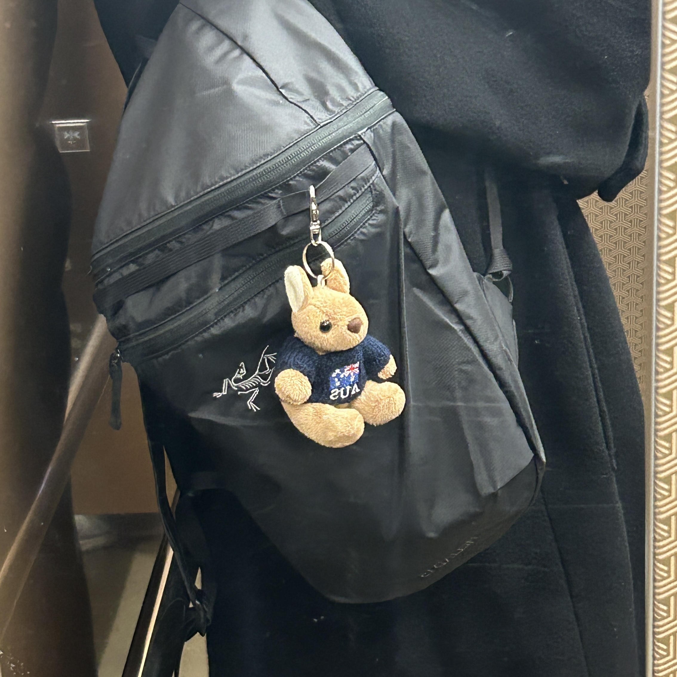 Arc'teryx Heliad 15 Backpack Black 착용 스타일