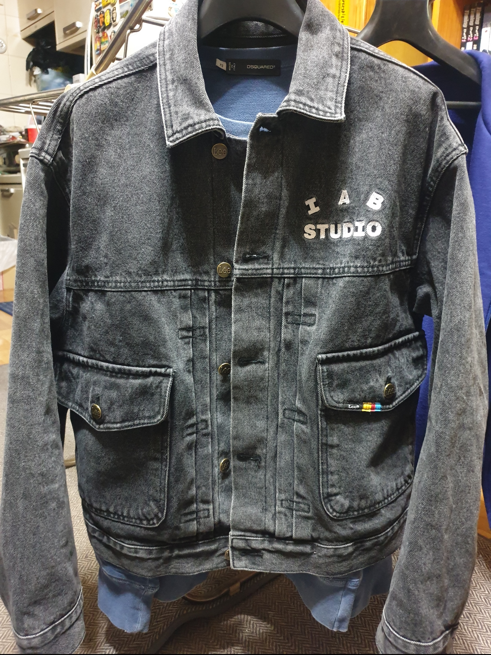 IAB Studio x Lee Denim Jacket Black 착용 스타일