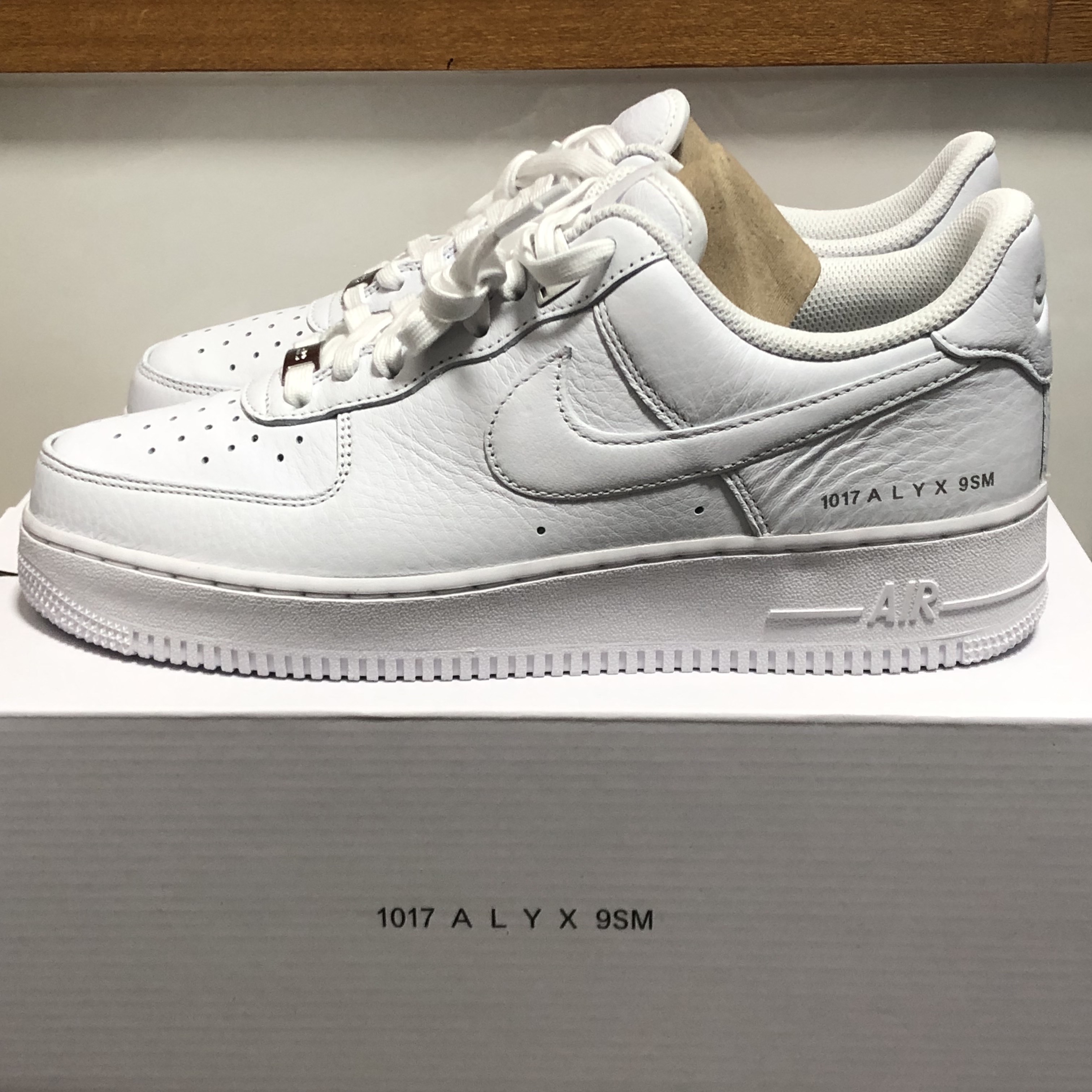 Nike x 1017 Alyx 9SM Air Force 1 Low SP White 착용 스타일