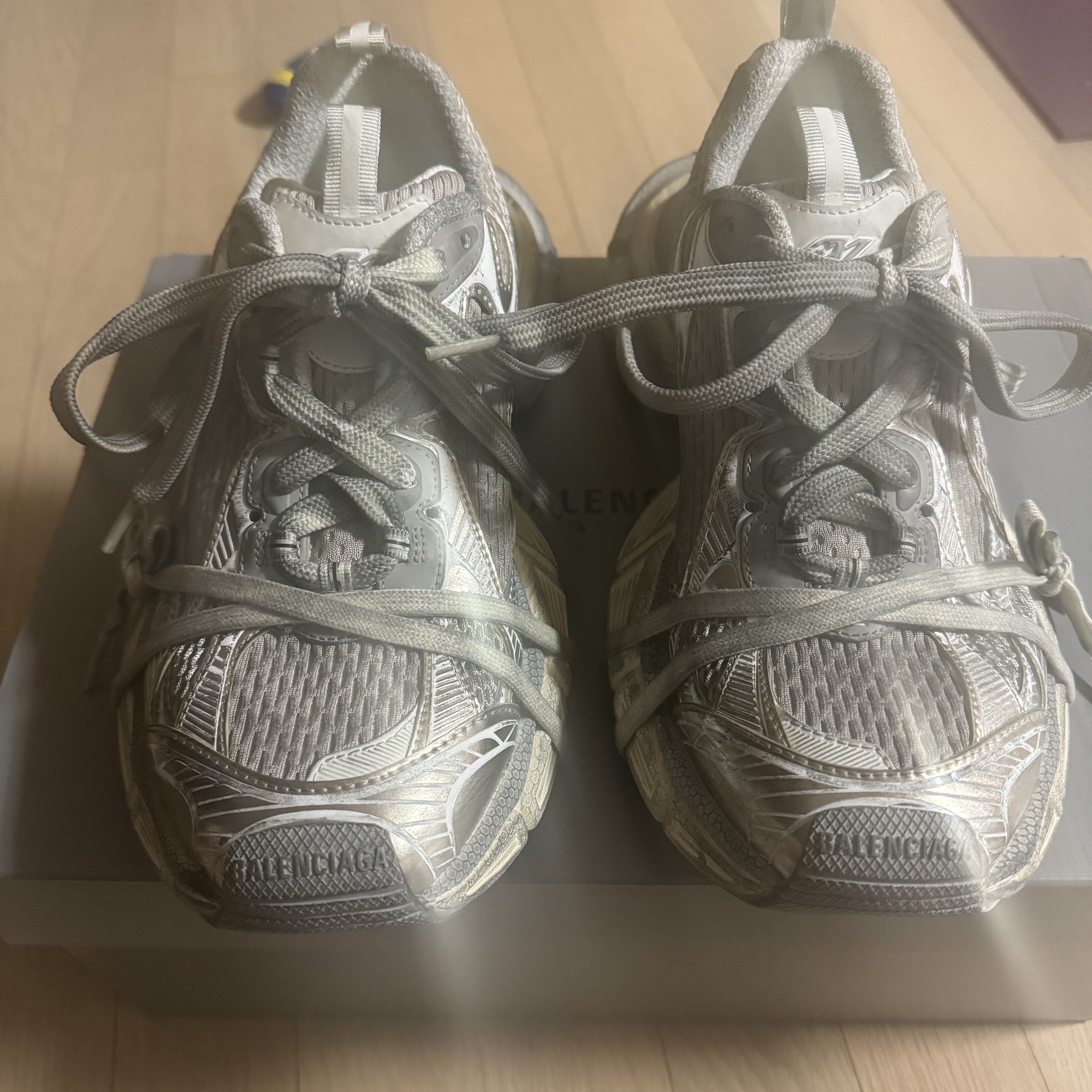 Balenciaga 3XL Sneakers Light Beige 착용 스타일 - 1