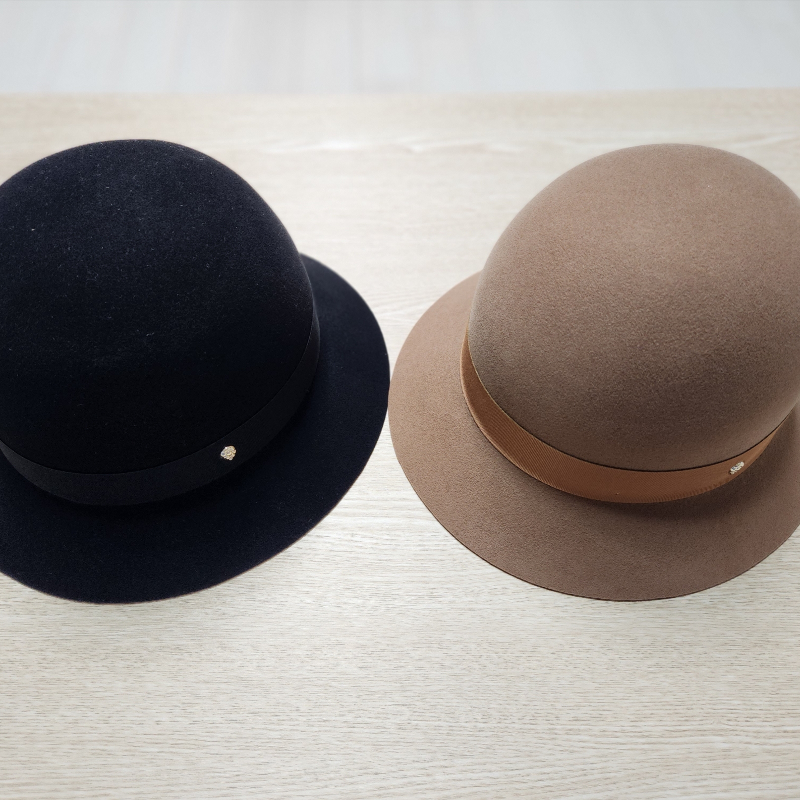 (W) Helen Kaminski Etta Conscious Black, (W) Helen Kaminski Etta Conscious Camel 착용 스타일