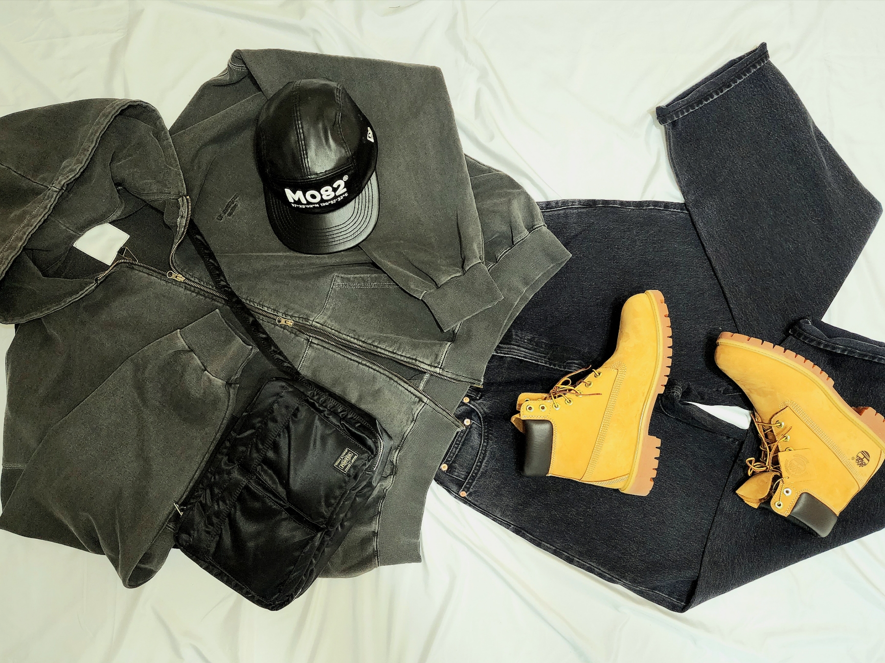 Porter Tanker Shoulder Bag L Black, Undermycar Mu.11 Anti Fxxking Logo Play Oversized Pigment Hood Zip-up Gray 착용 스타일 - 1