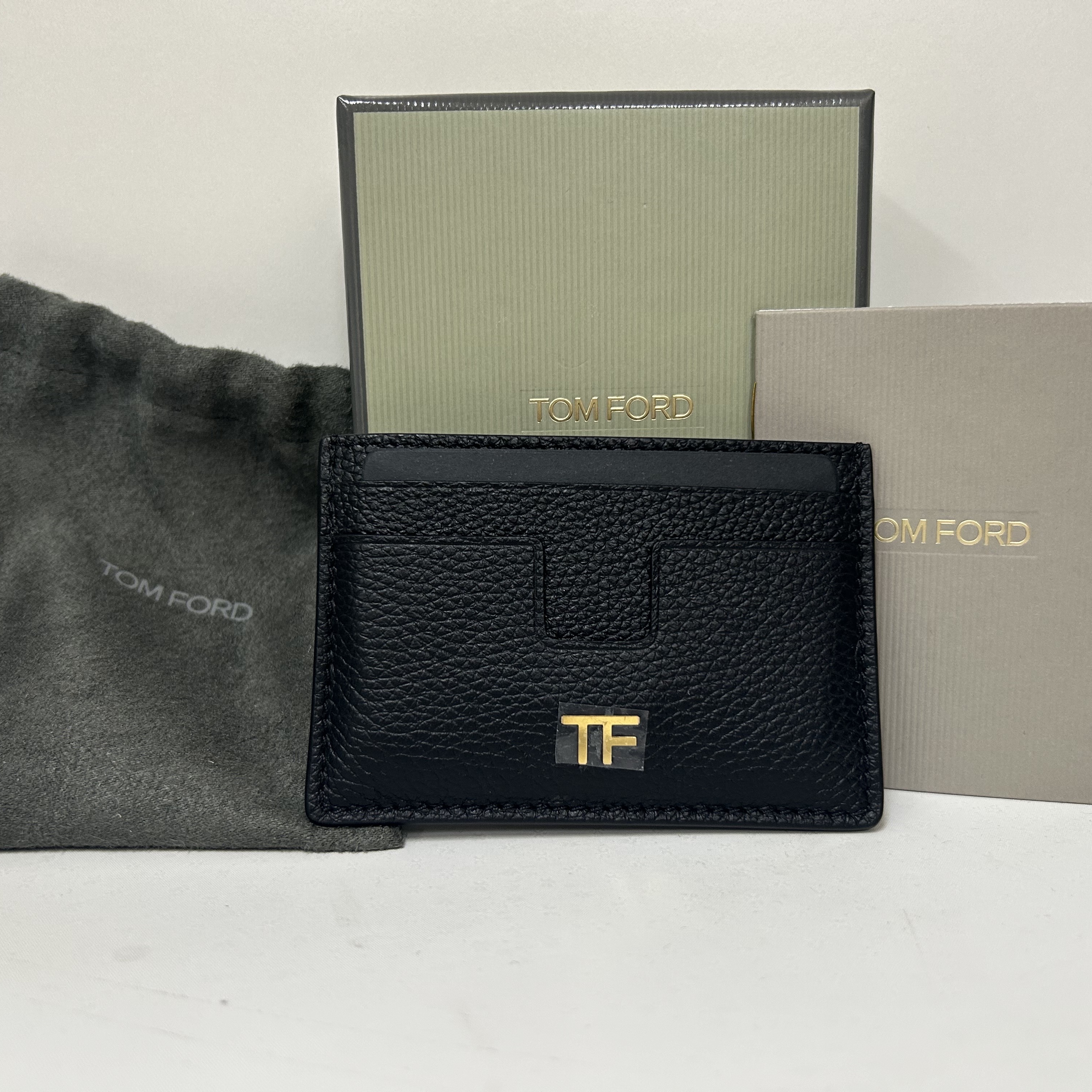 Tom Ford Leather TF Card Holder Black 착용 스타일 - 1
