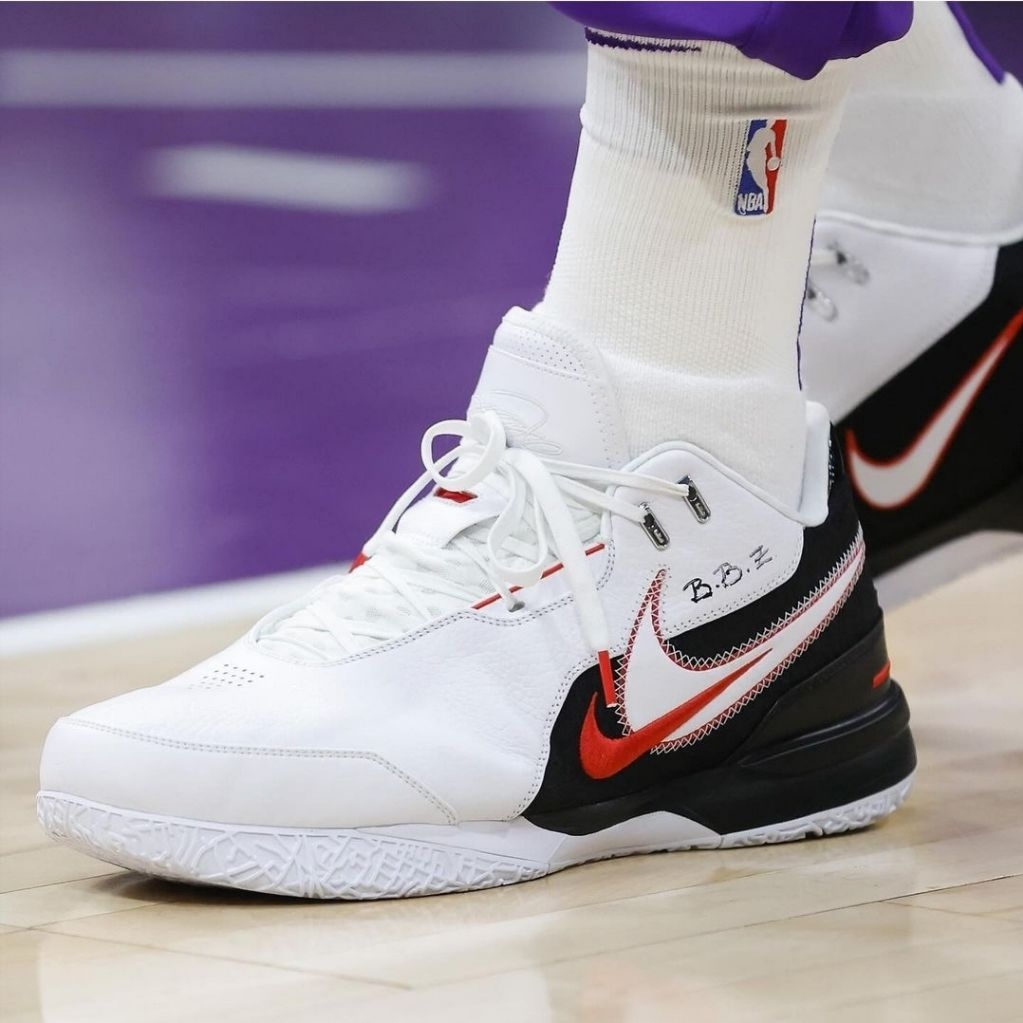 Nike LeBron NXXT Gen AMPD EP White University Red 착용 스타일 - 1