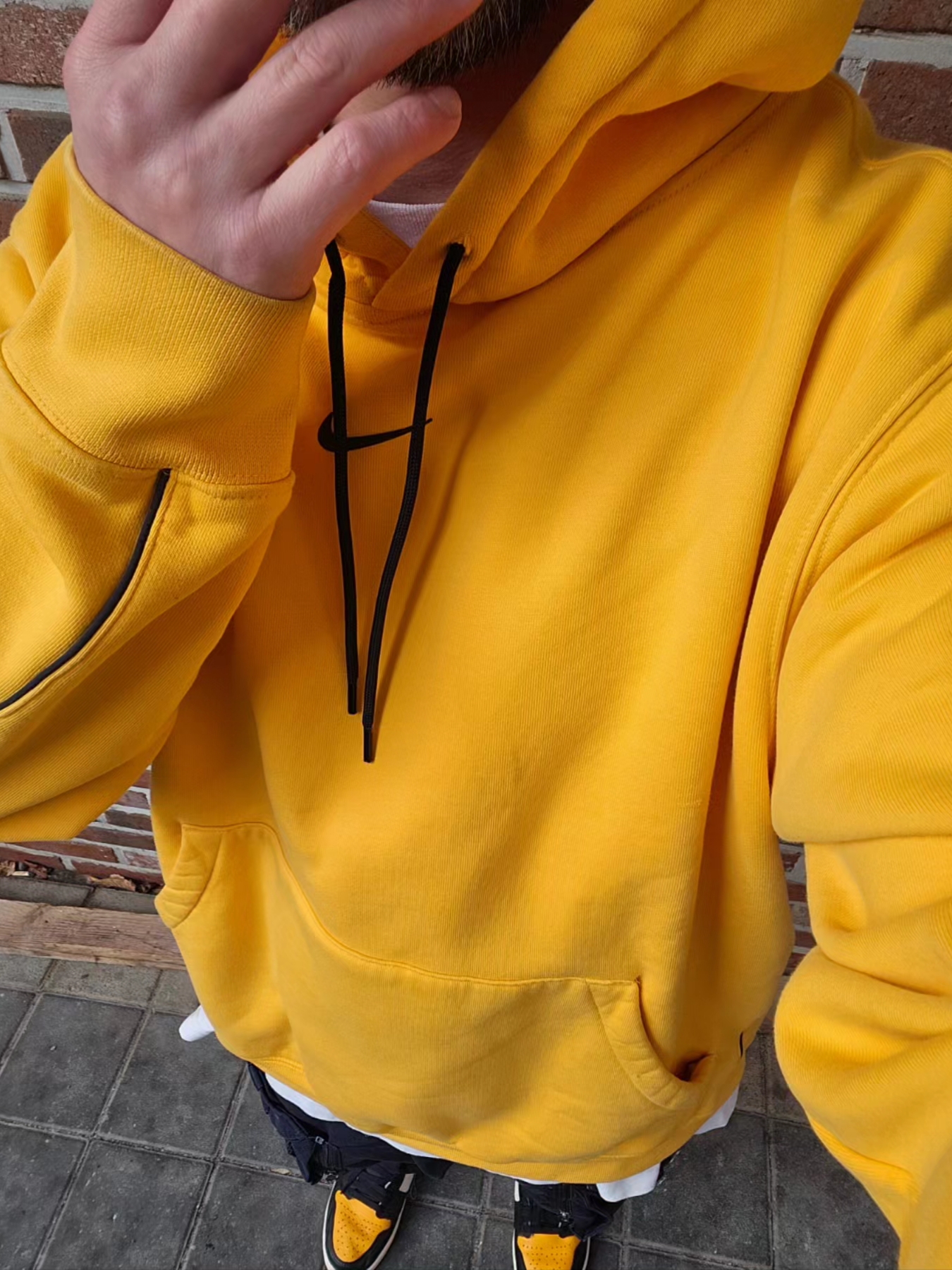 Nike x Drake Nocta Essential Hoodie University Gold - Asia, Jordan 1 Retro High OG Taxi 착용 스타일 - 2