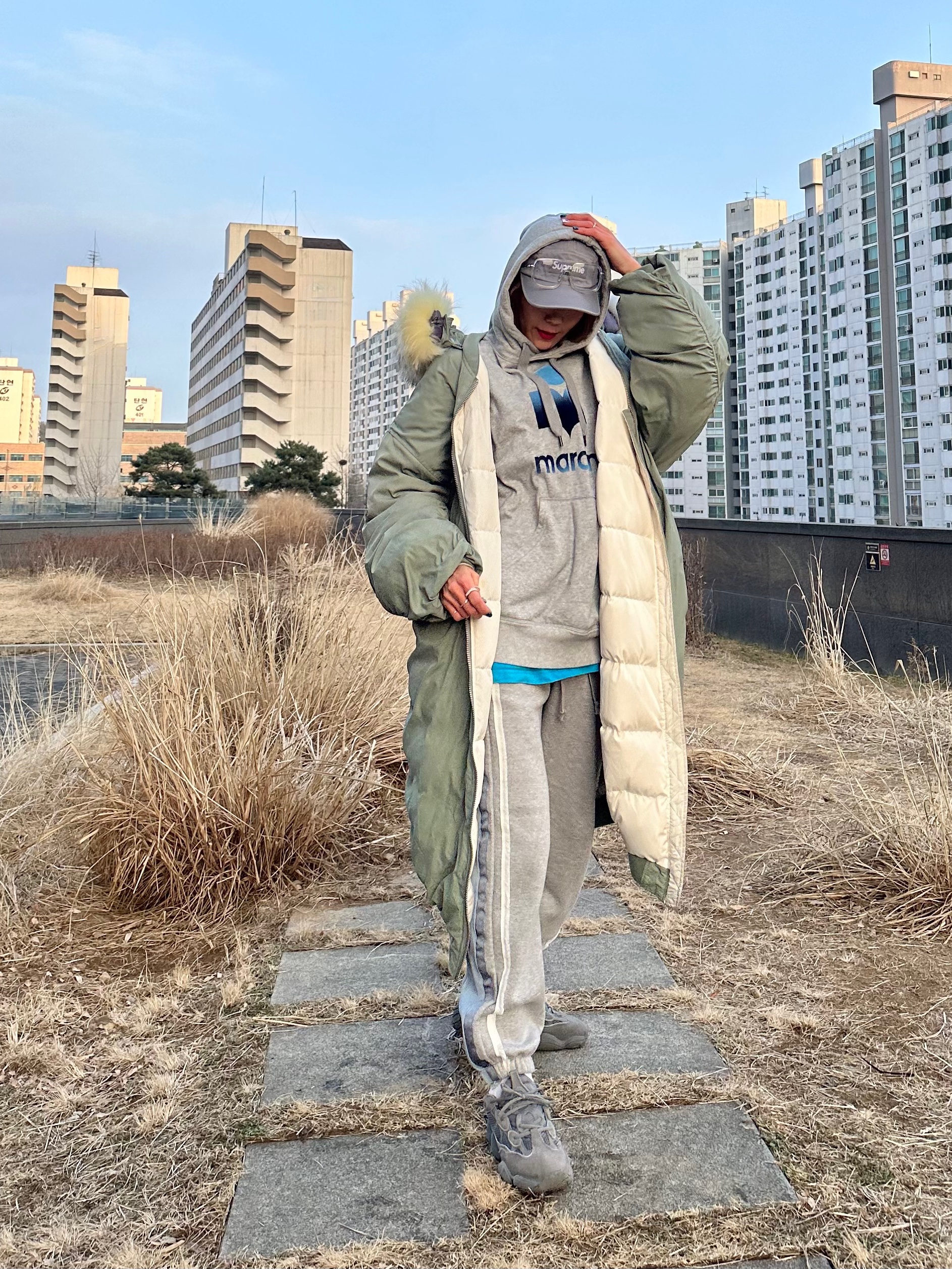 Adidas Yeezy 500 Granite, (W) Isabel Marant Mansel Hoodie Grey - 21SS 착용 스타일 - 1