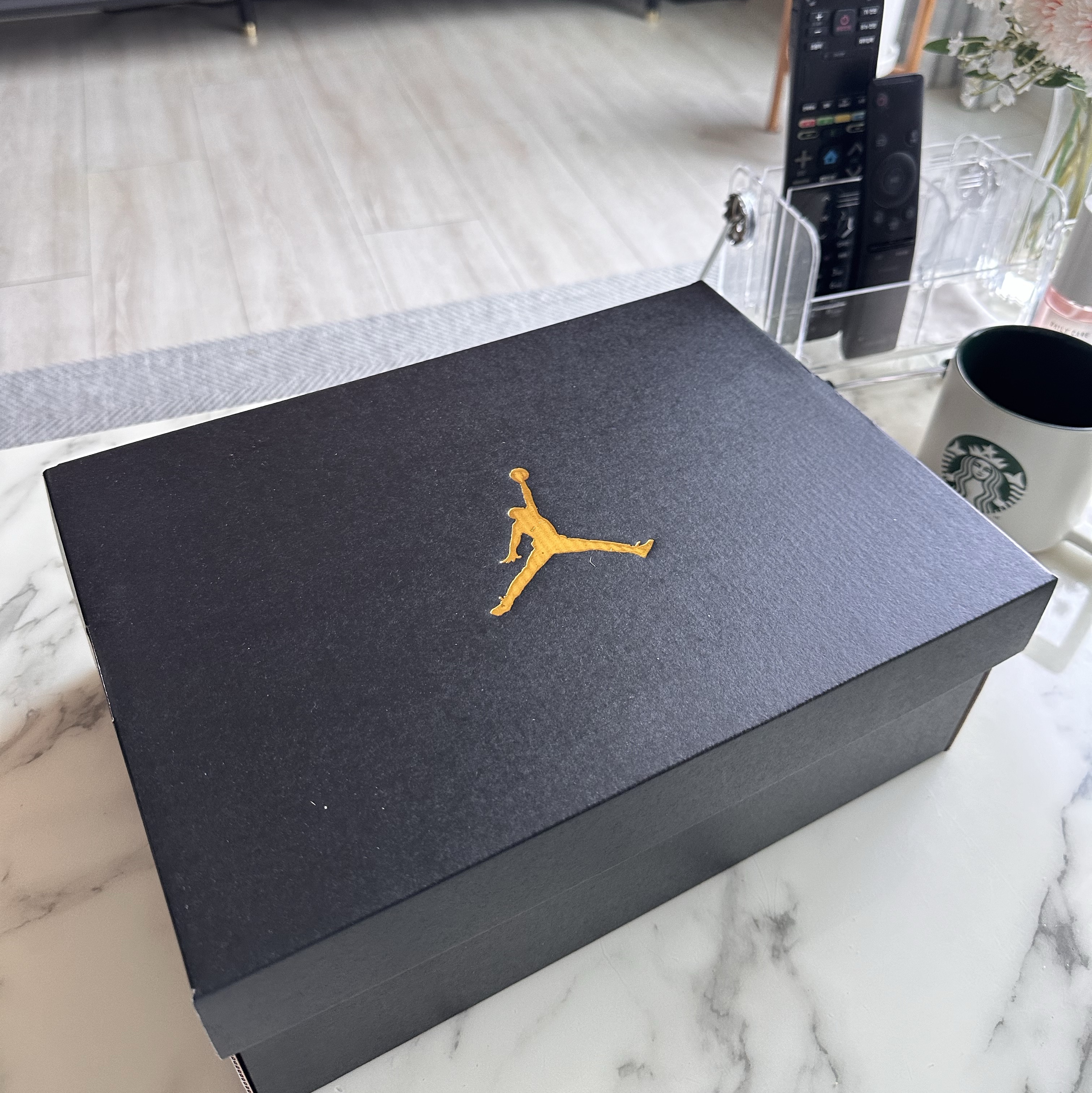 Jordan 1 Mid Light Smoke Grey 착용 스타일 - 4