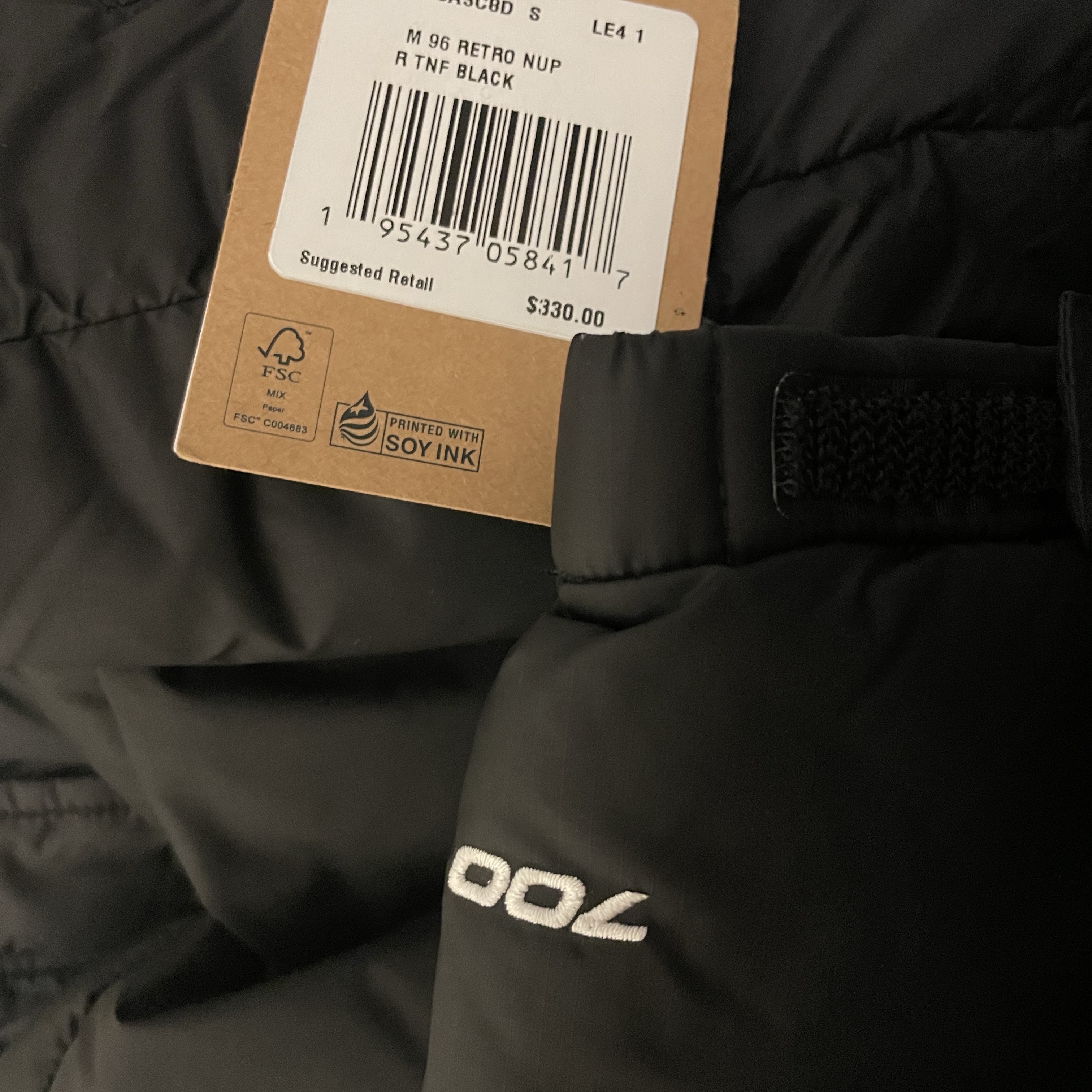 The North Face 1996 Retro Nuptse Down Jacket TNF Black 착용 스타일 - 3
