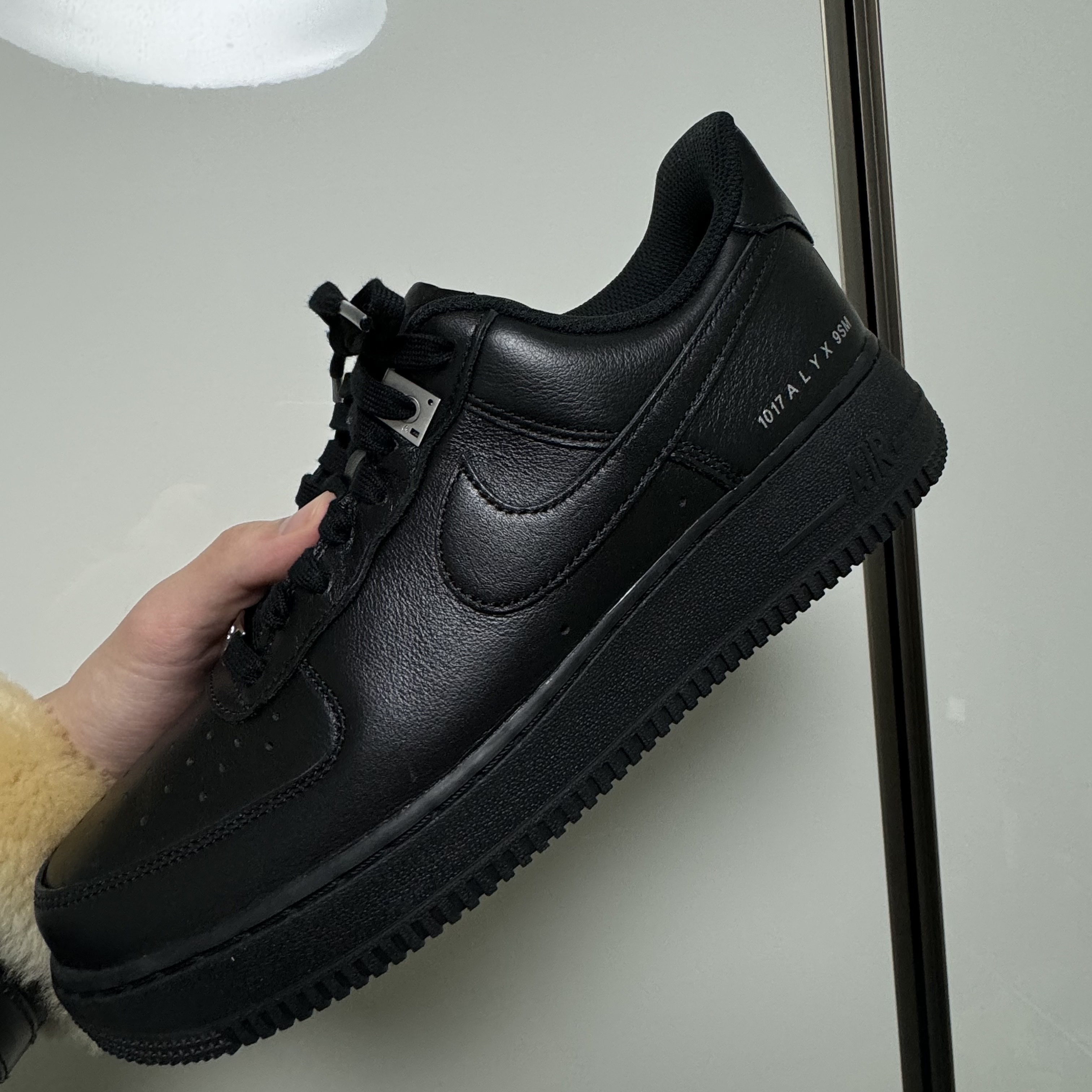 Nike x 1017 Alyx 9SM Air Force 1 Low SP Black 착용 스타일