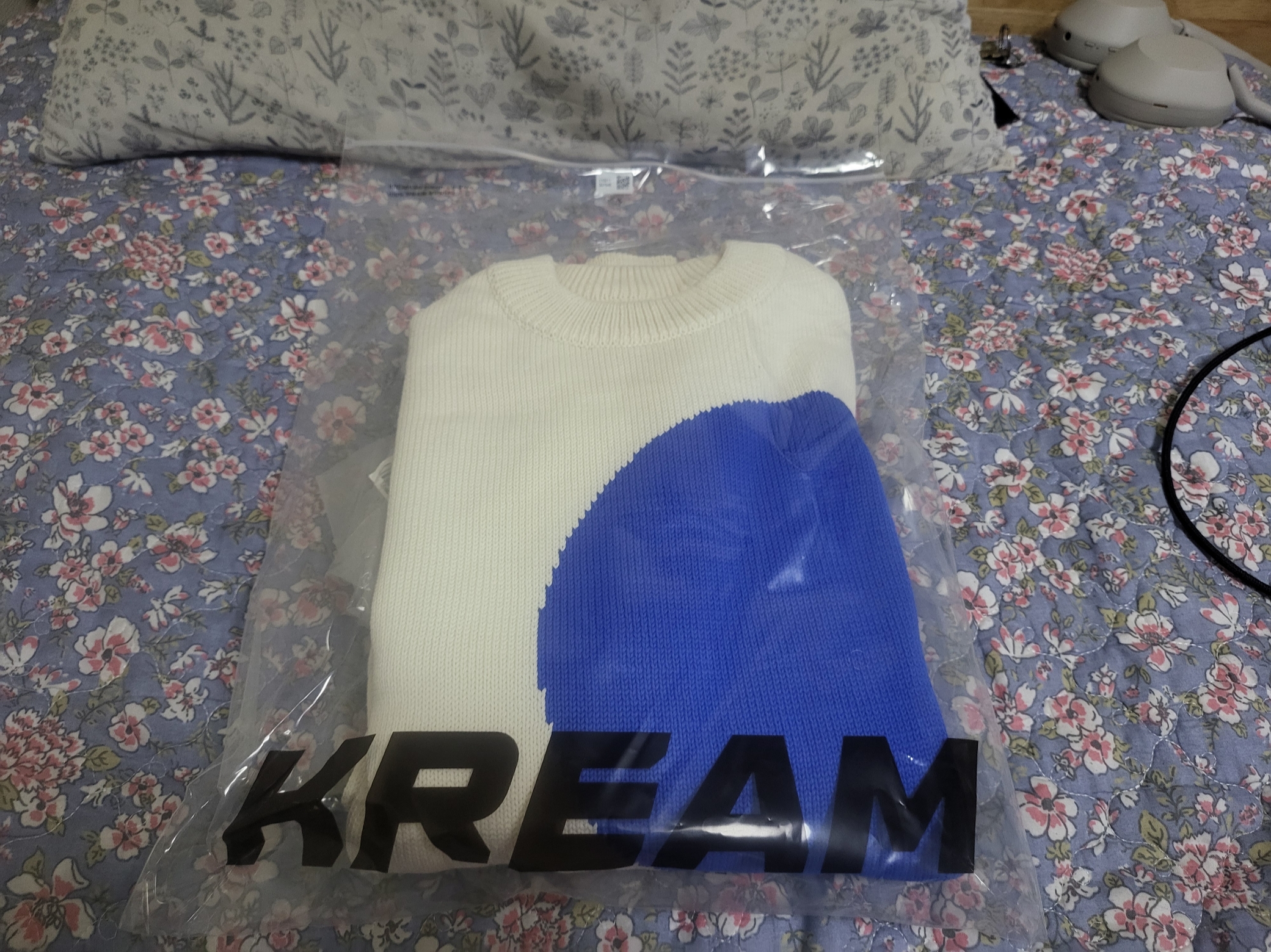 Ader Error Twin Heart Logo Knit Ivory 착용 스타일