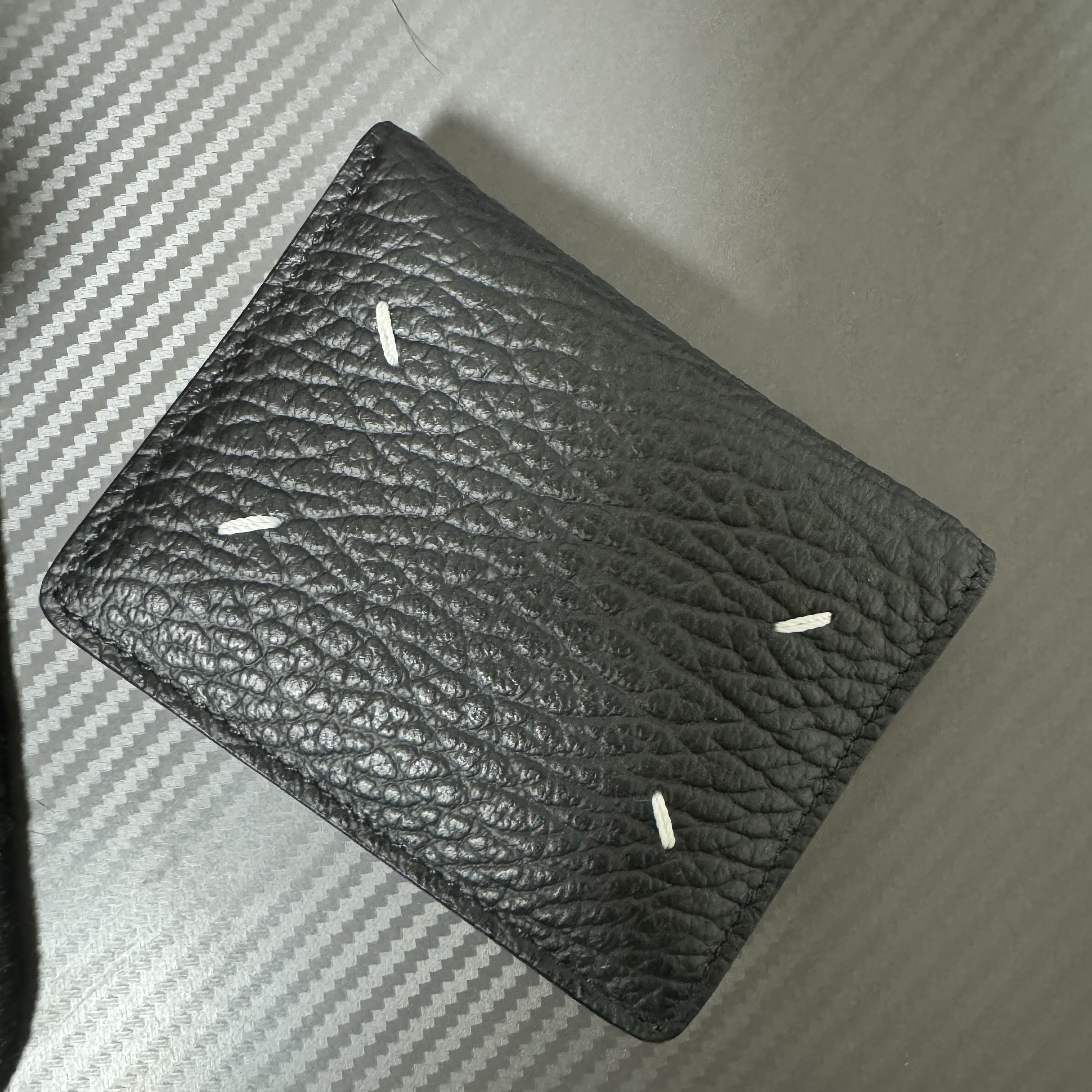 Maison Margiela Keyring Wallet Black 착용 스타일