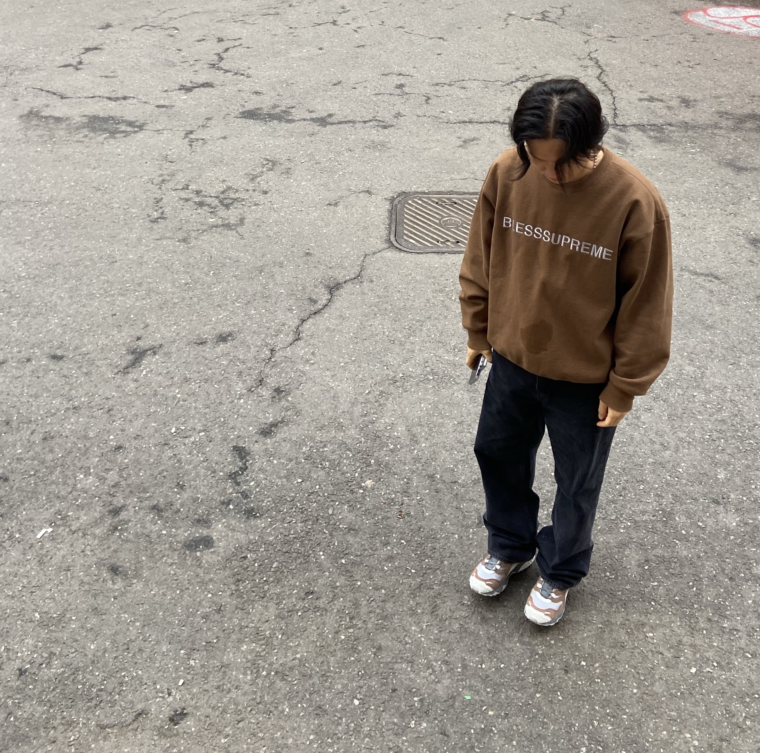 Supreme x Bless Crewneck Olive Brown - 23FW, Nike x Undefeated Air Terra Humara Archaeobrown 착용 스타일 - 1