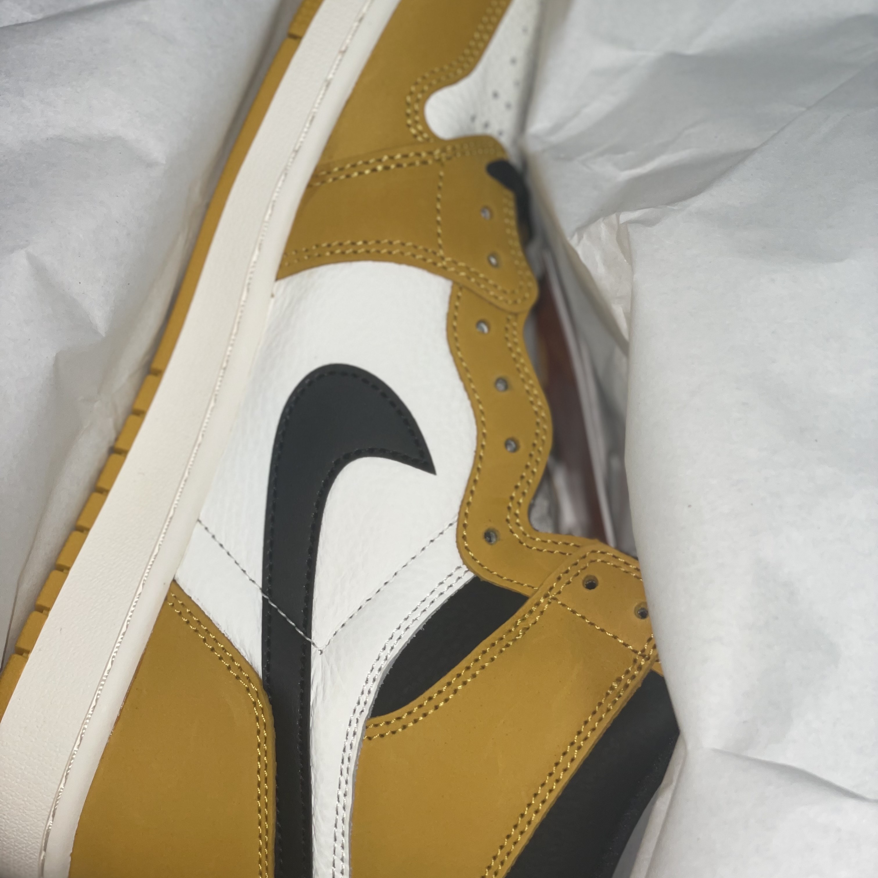 Jordan 1 Retro High OG Yellow Ochre 착용 스타일