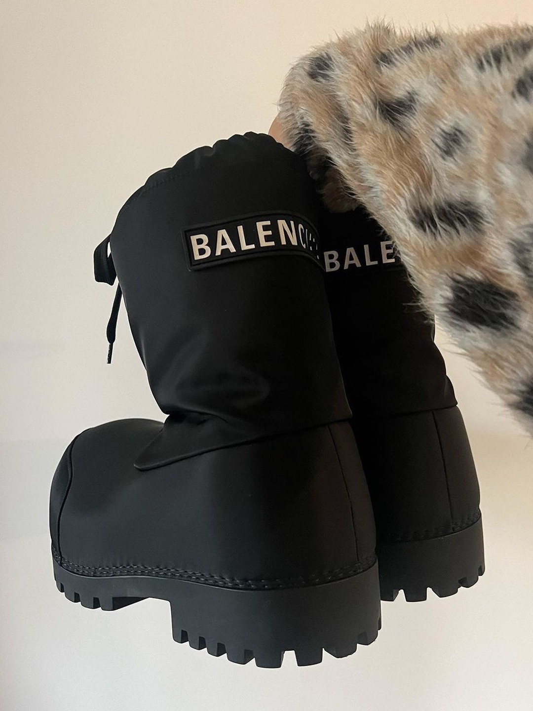 Balenciaga Skiwear Alaska Nylon High Boot Black 착용 스타일 - 4