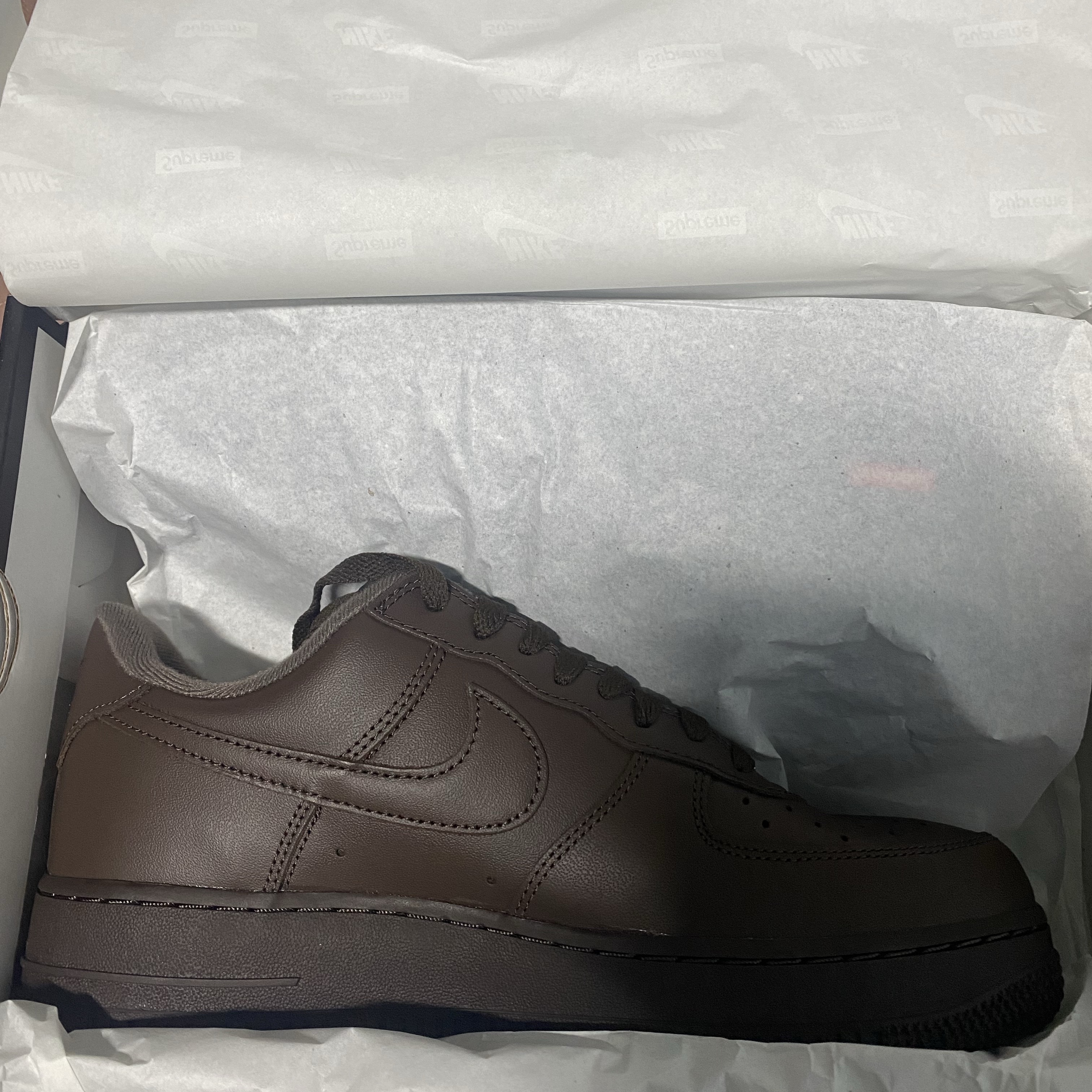 Nike x Supreme Air Force 1 Low Baroque Brown 착용 스타일
