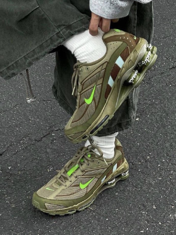 Nike x Supreme Shox Ride 2 SP Neutral Olive 착용 스타일 - 1