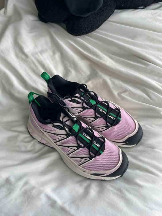 Salomon x Sandy Liang XT-6 Expanse Cradle Pink 착용 스타일