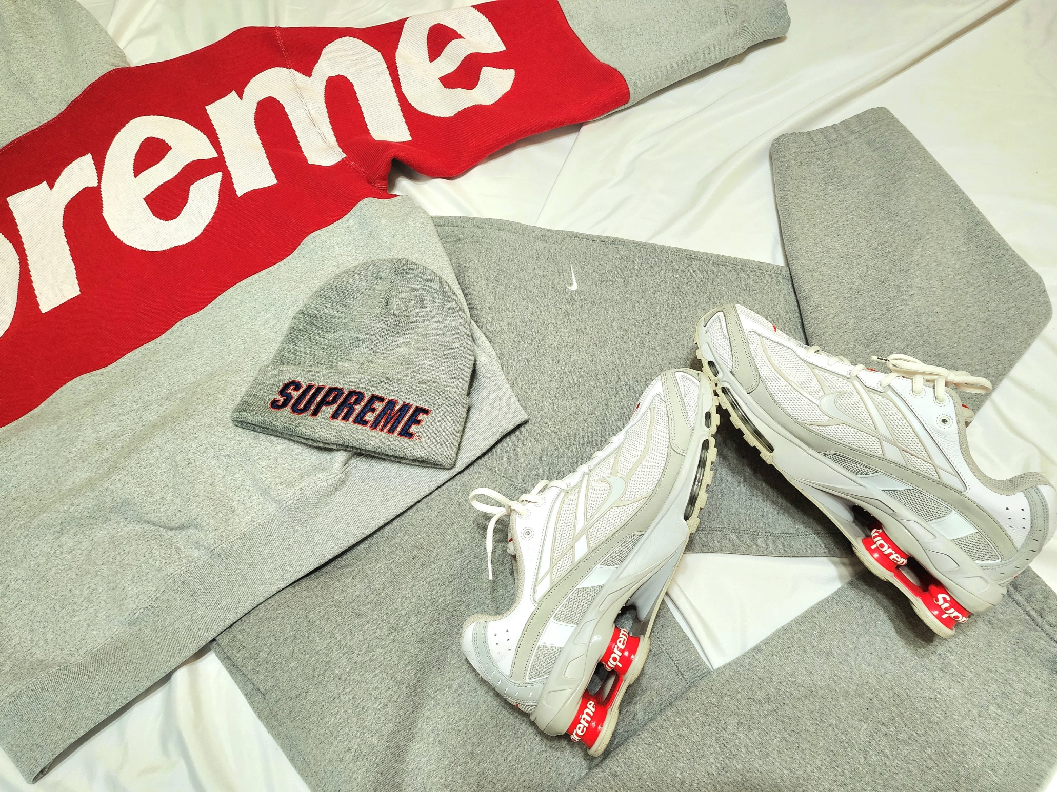 Supreme New Era Box Logo Beanie Red - 23FW, Jordan 3 Retro Fire Red 2022 착용 스타일 - 6