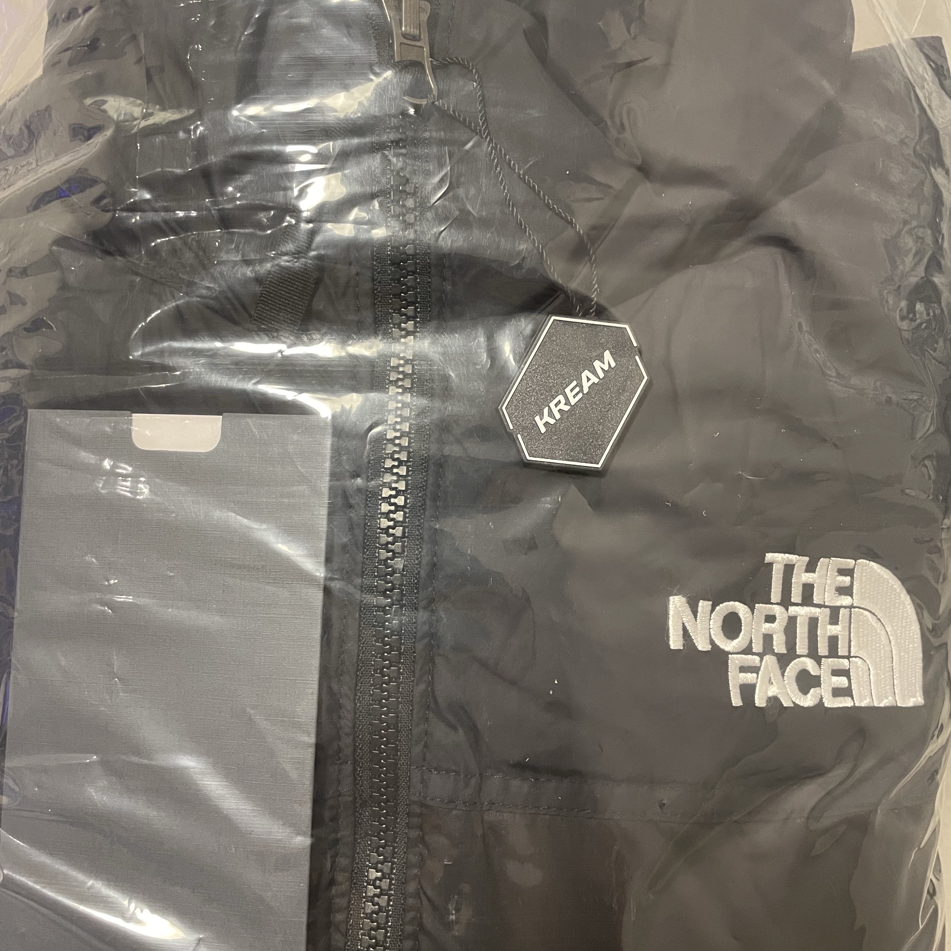The North Face 1996 Retro Nuptse Down Jacket TNF Black 착용 스타일 - 1