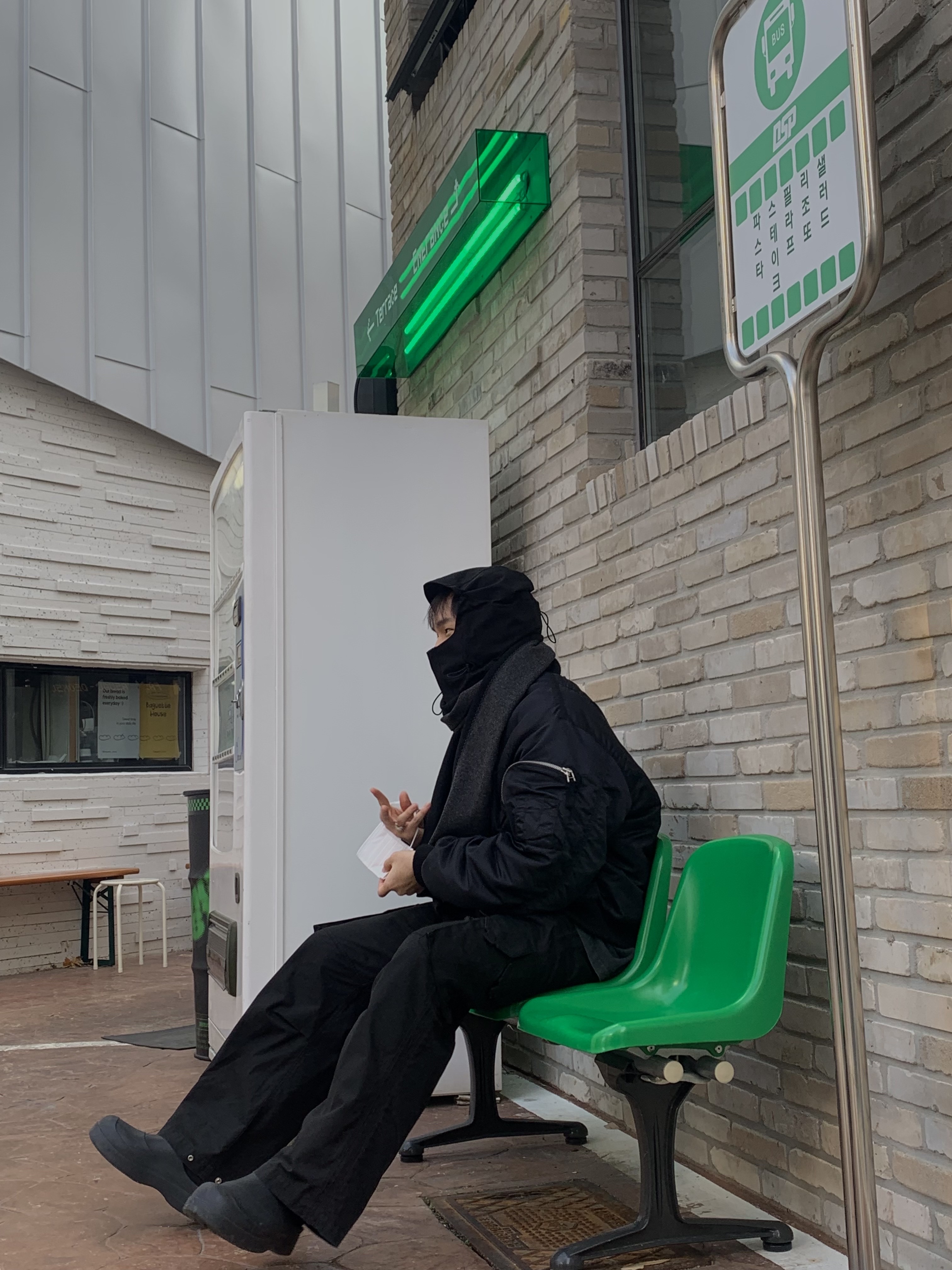 Etce Reversible Oversized Bomber Black, Etce Raptor Cargo Pants Black 착용 스타일 - 2