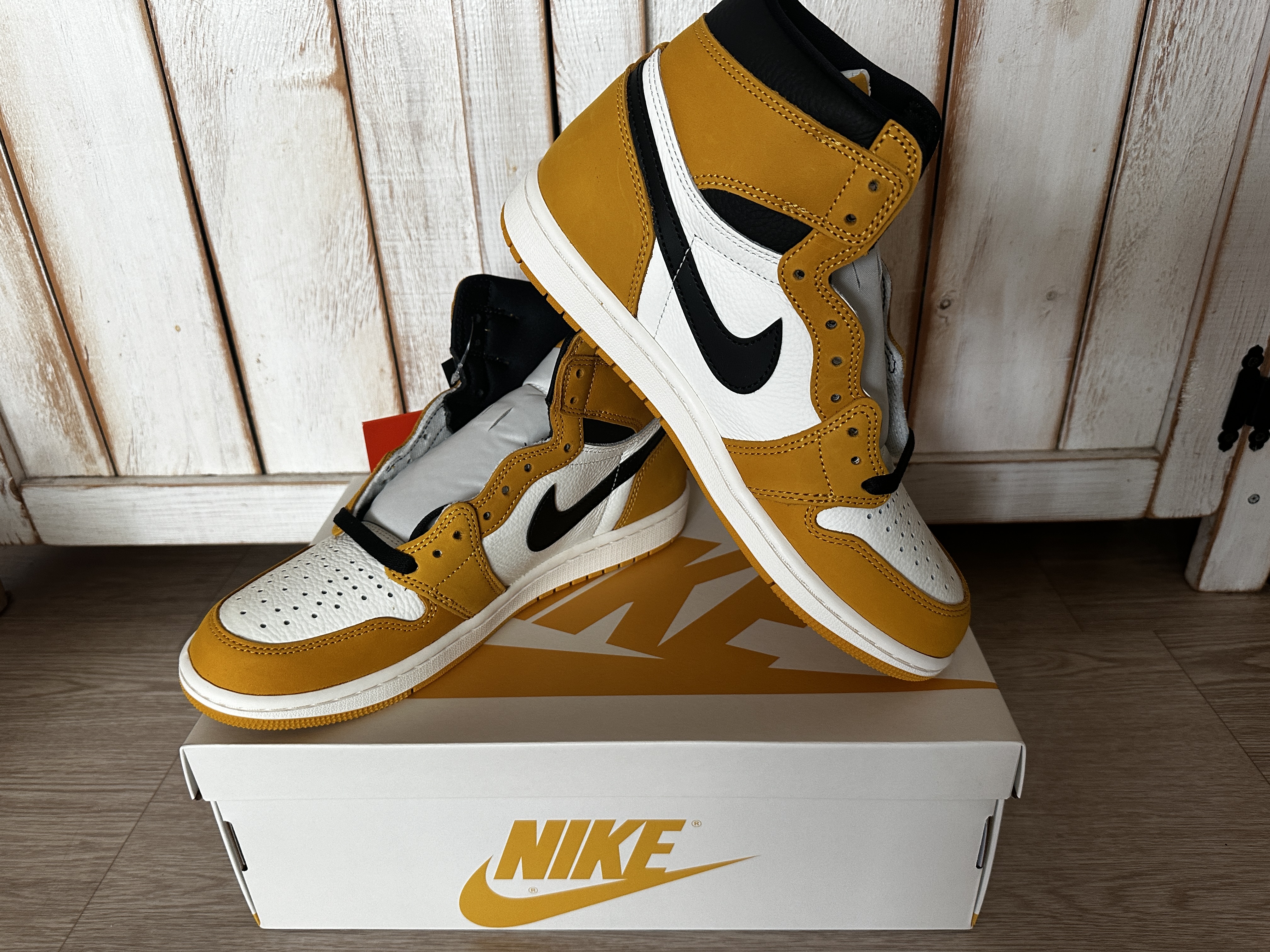 Jordan 1 Retro High OG Yellow Ochre 착용 스타일 - 2