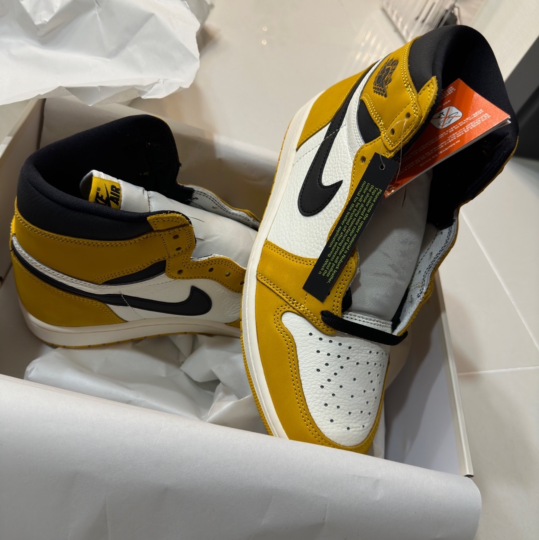 Jordan 1 Retro High OG Yellow Ochre 착용 스타일 - 1