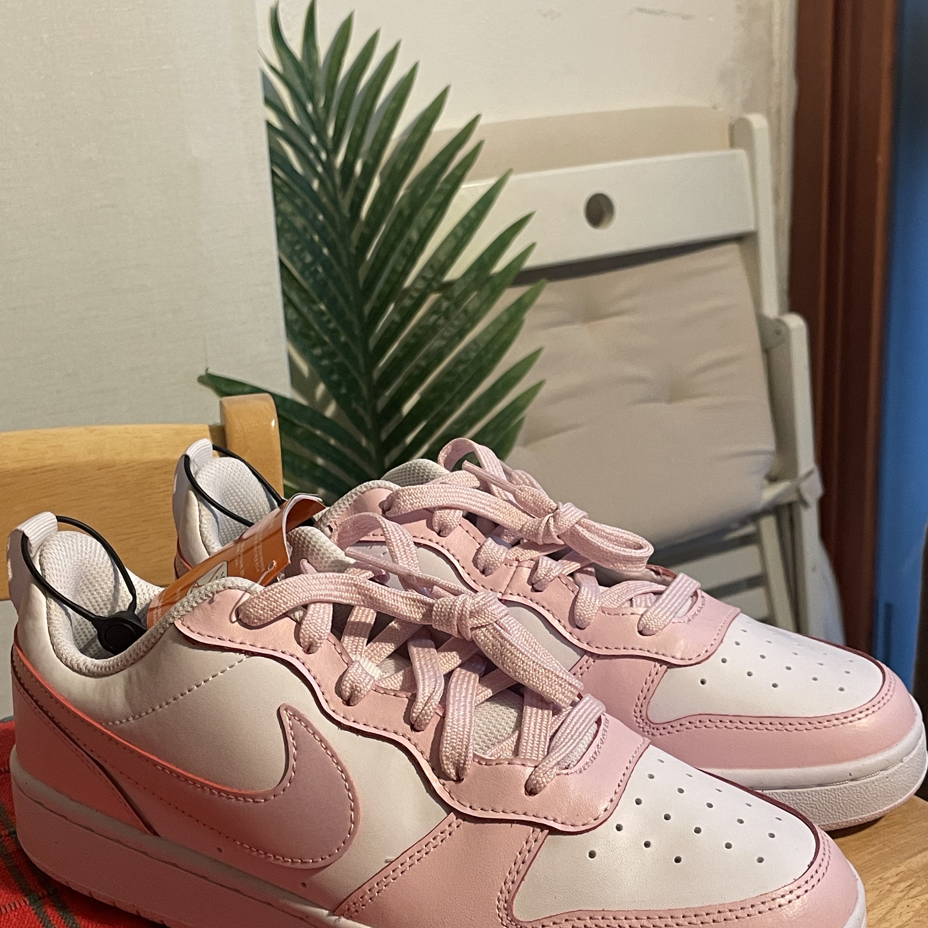 (GS) Nike Court Borough 2 SE White Pink Foam 착용 스타일 - 3