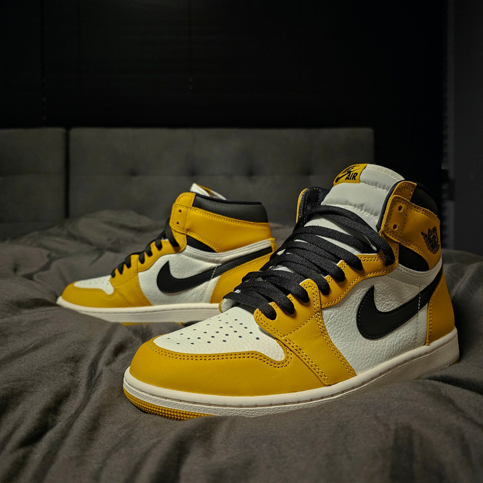 Jordan 1 Retro High OG Yellow Ochre 착용 스타일 - 3