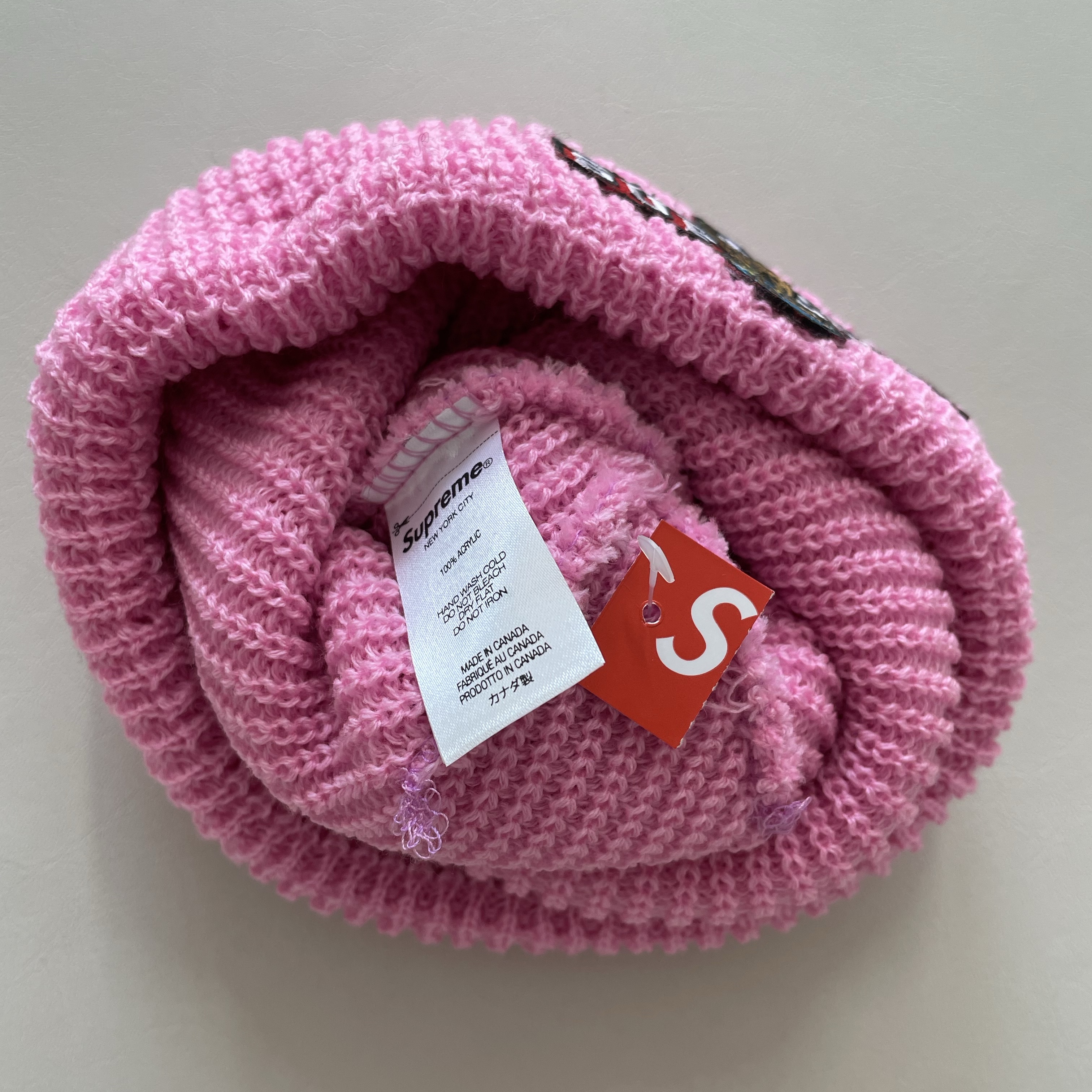 Supreme Eagle Beanie Pink - 23FW 착용 스타일 - 1