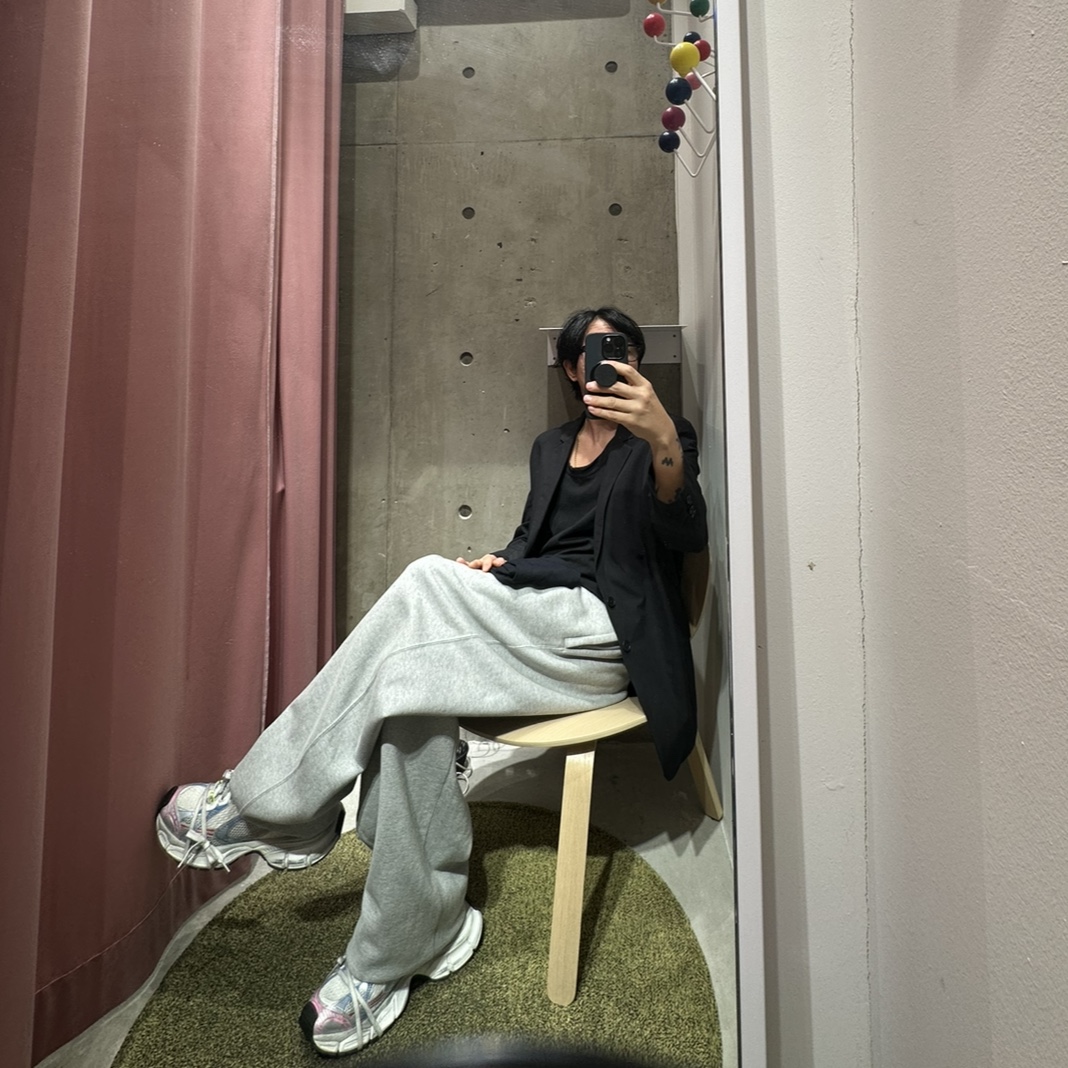 Nike x Stussy NRG RA Fleece Pants Dark Grey Heather (DJ9490-063), Balenciaga 3XL Sneakers White Red Blue 착용 스타일 - 1