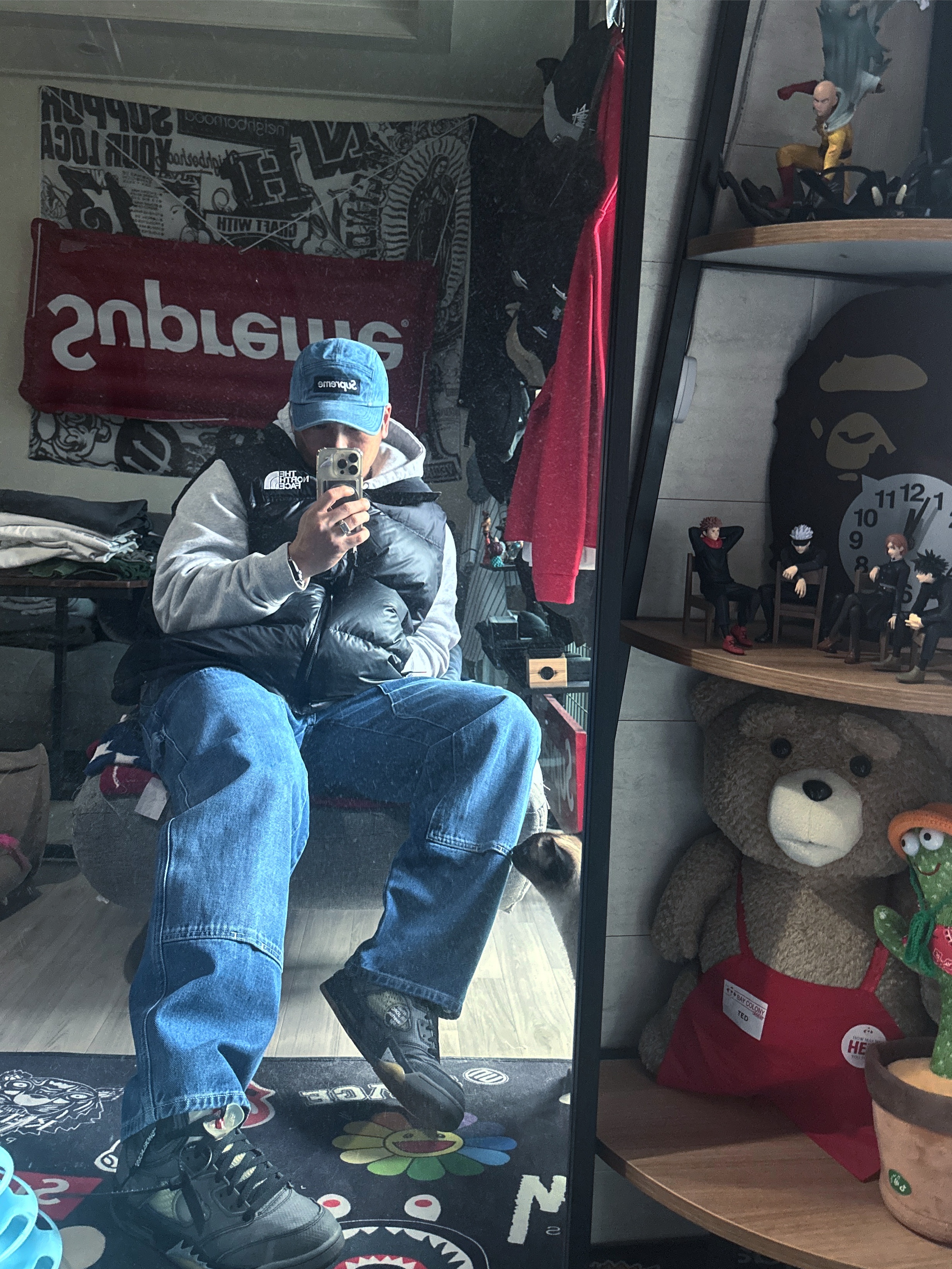 Stussy Denim Work Pants Blue, Supreme Floating Keychain Black - 23FW 착용 스타일 - 1