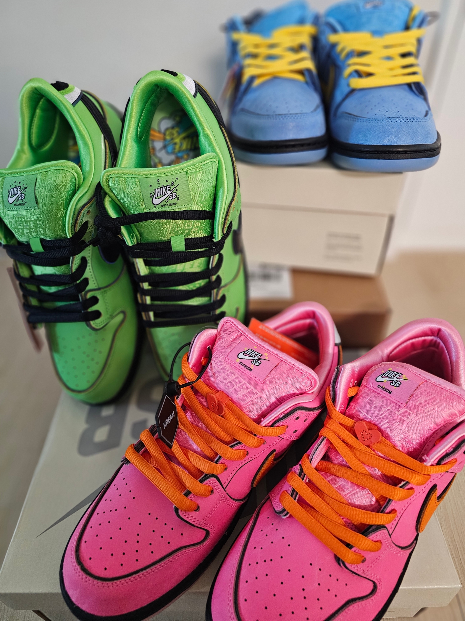 Nike x The Powerpuff Girls SB Dunk Low Pro QS Bubbles, Nike x The Powerpuff Girls SB Dunk Low Pro QS Blossom 착용 스타일 - 1