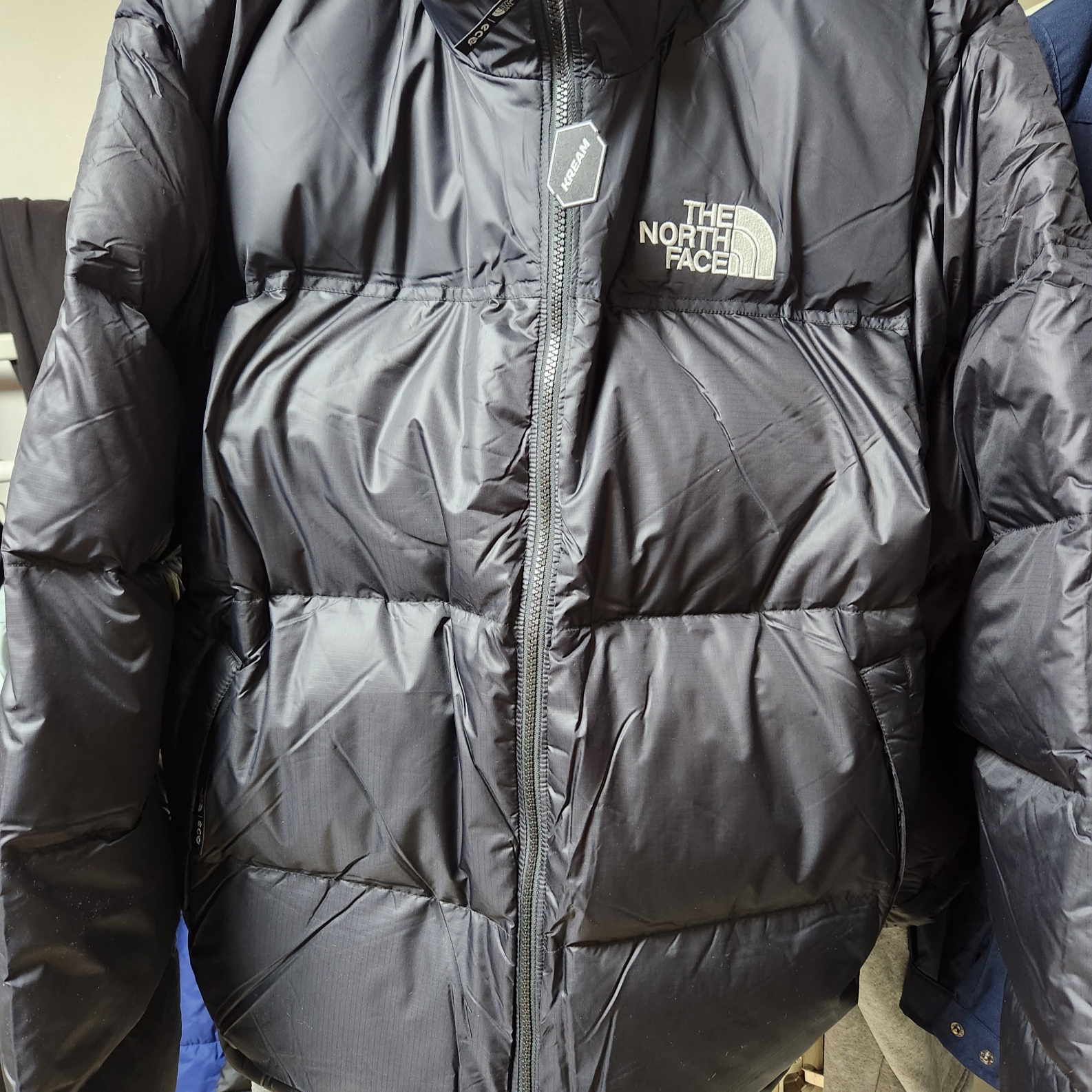 The North Face 1996 Eco Nuptse Jacket Black 착용 스타일