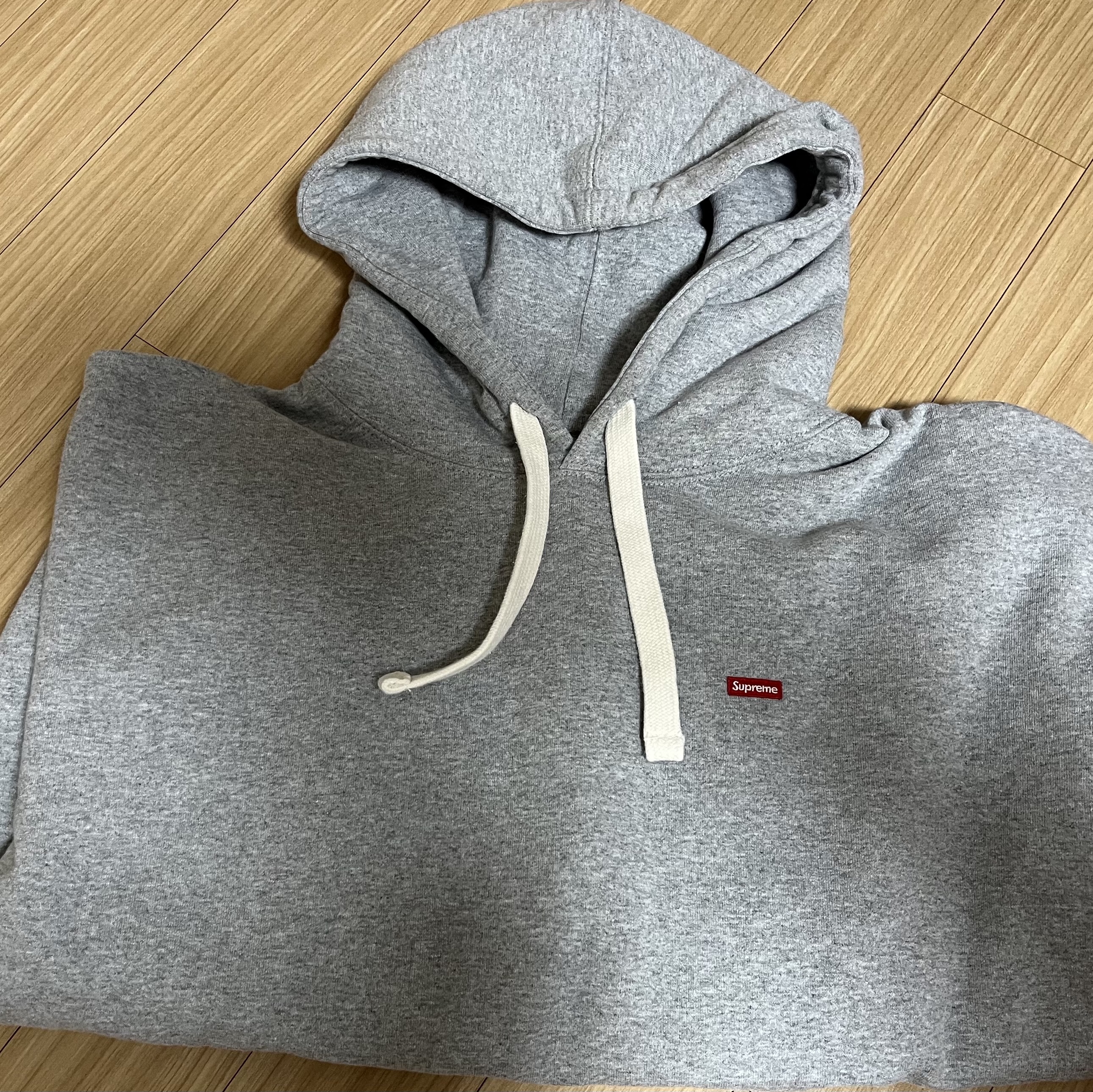 Supreme Small Box Drawcord Hooded Sweatshirt Heather Grey - 23FW 착용 스타일