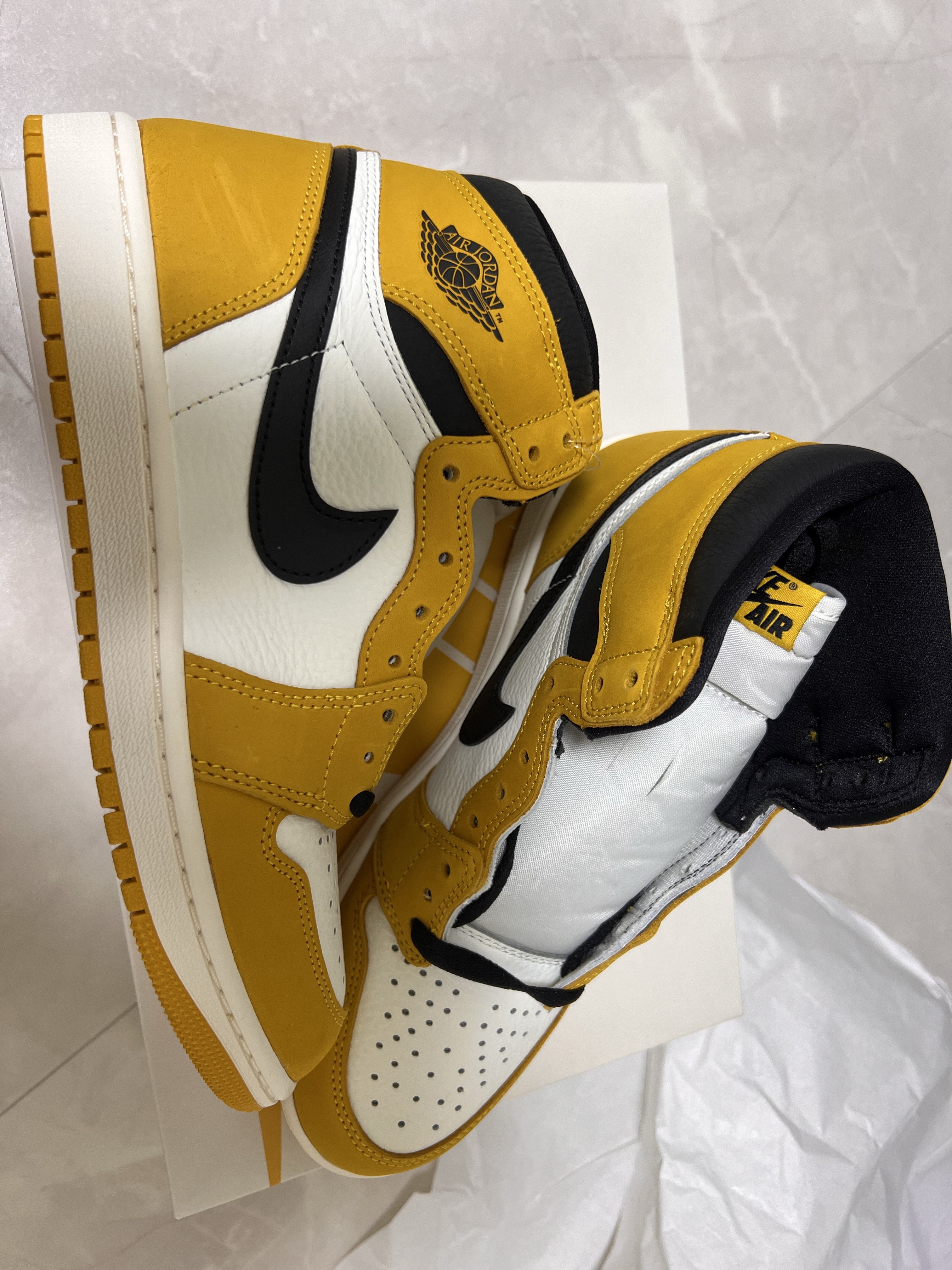 Jordan 1 Retro High OG Yellow Ochre 착용 스타일