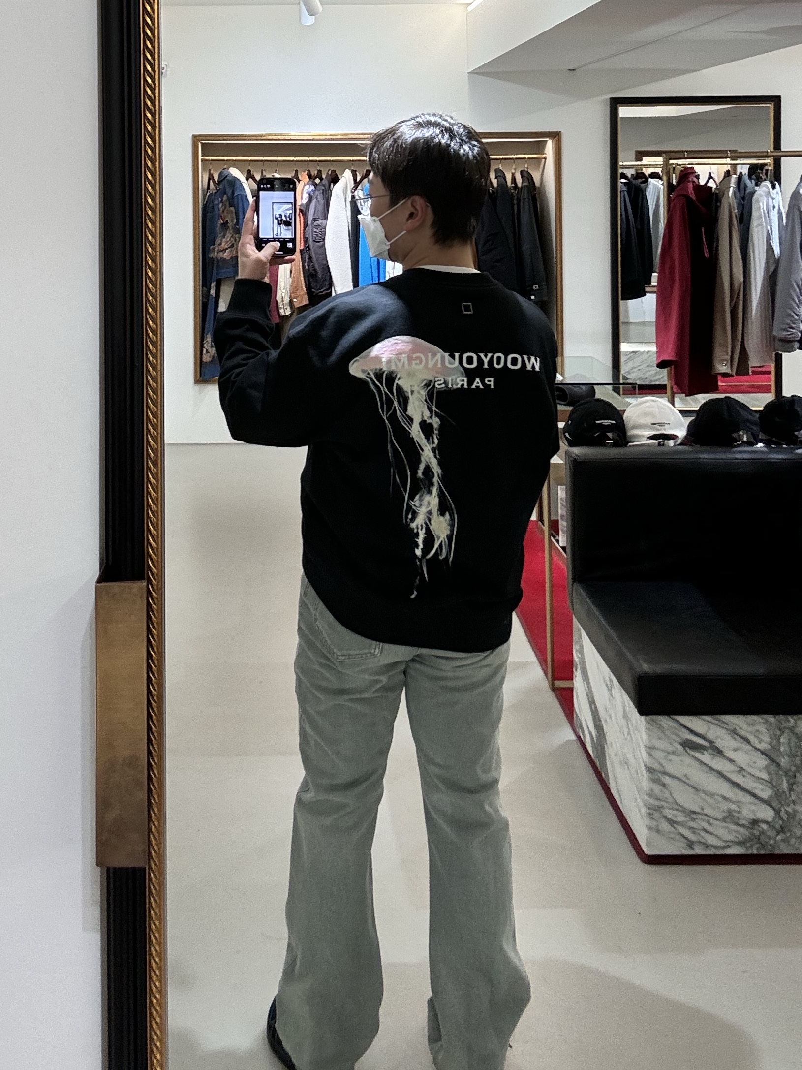 Jordan 1 x Travis Scott Retro Low OG SP Black Phantom, Wooyoungmi Flower Back Logo T-Shirt Black - 24SS 착용 스타일 - 3