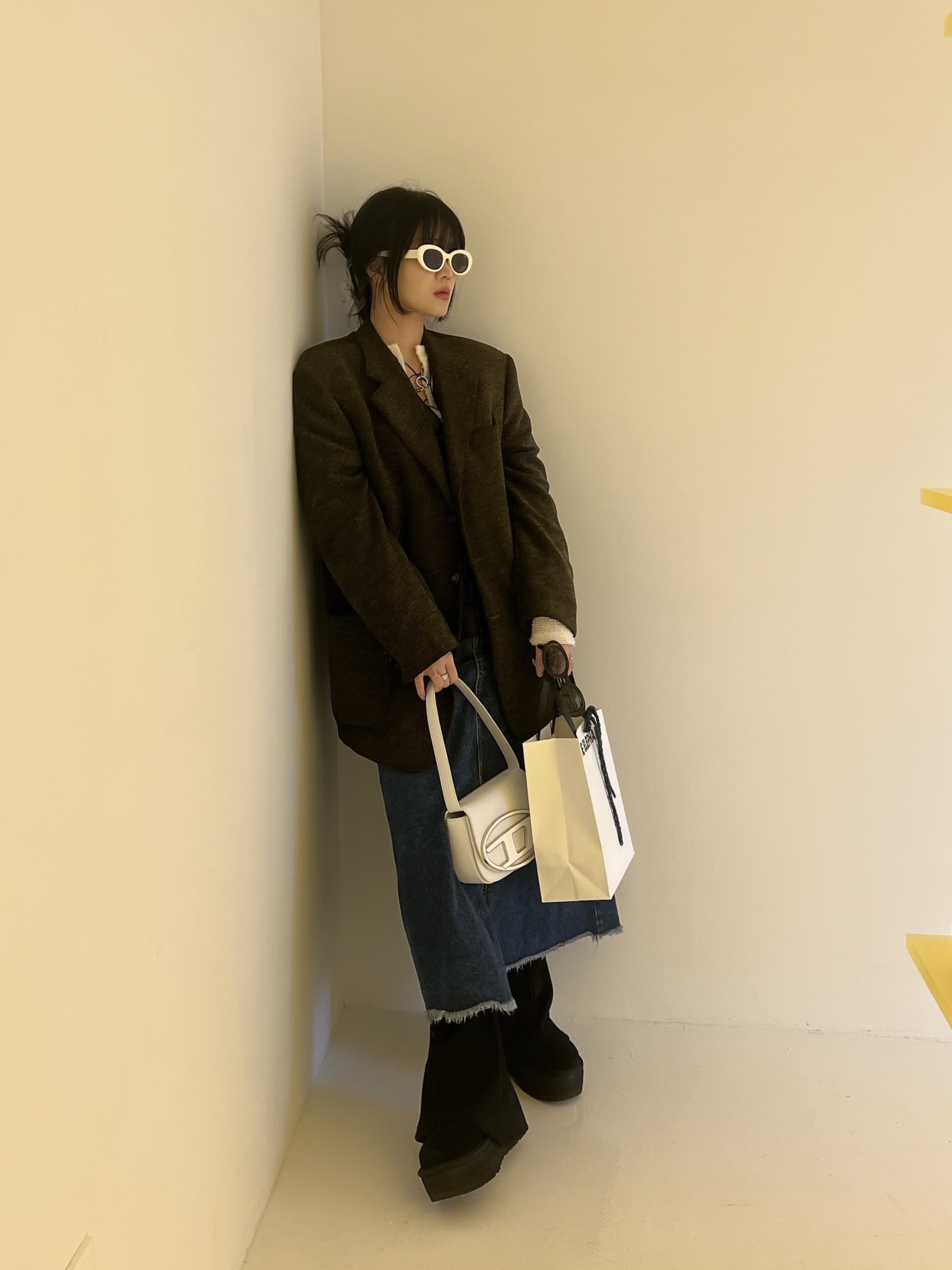 (W) UGG Classic Mini Platform Boots Black, Sentiments No.391 Necklace Silver 착용 스타일 - 6