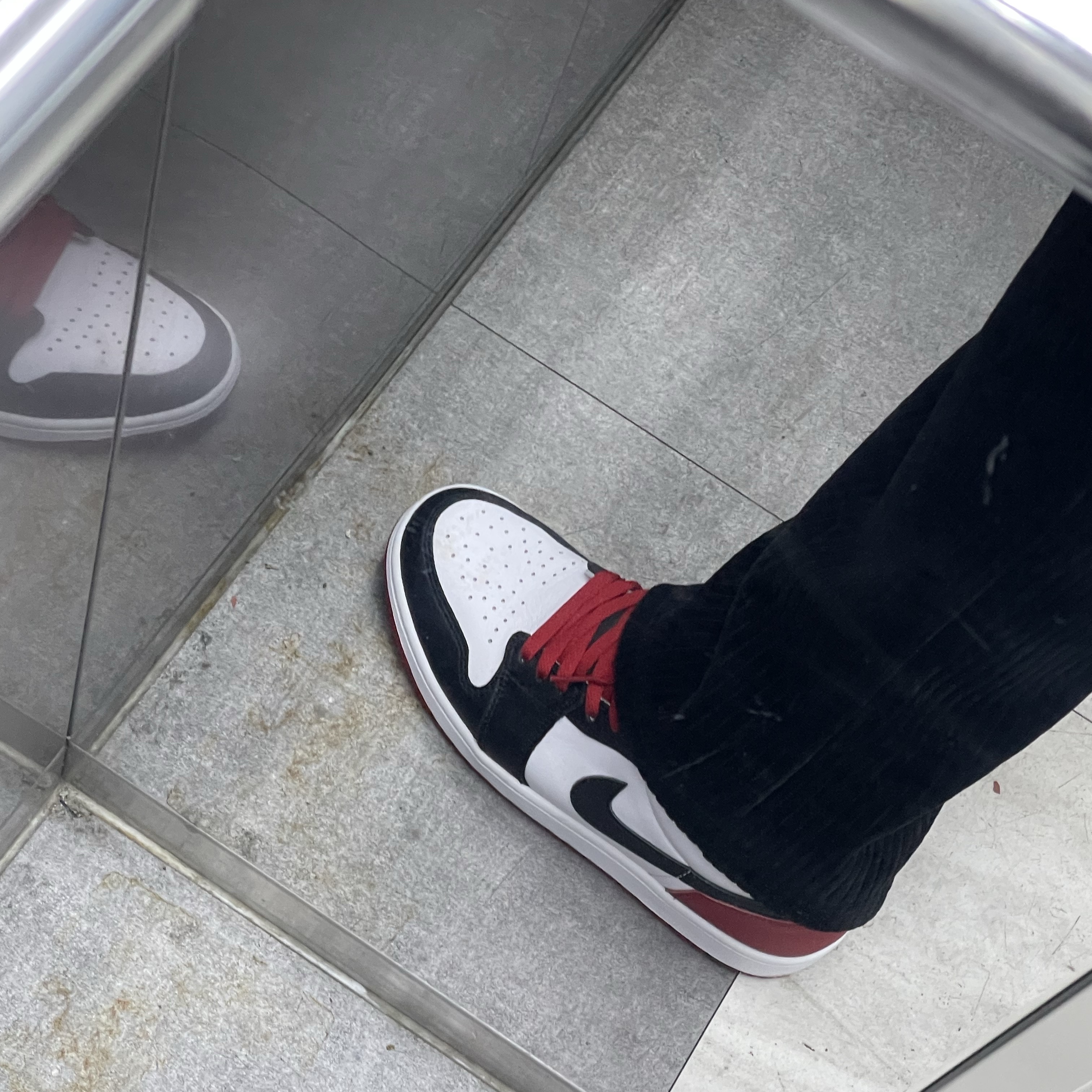 Jordan 1 Retro Low OG Black Toe 착용 스타일