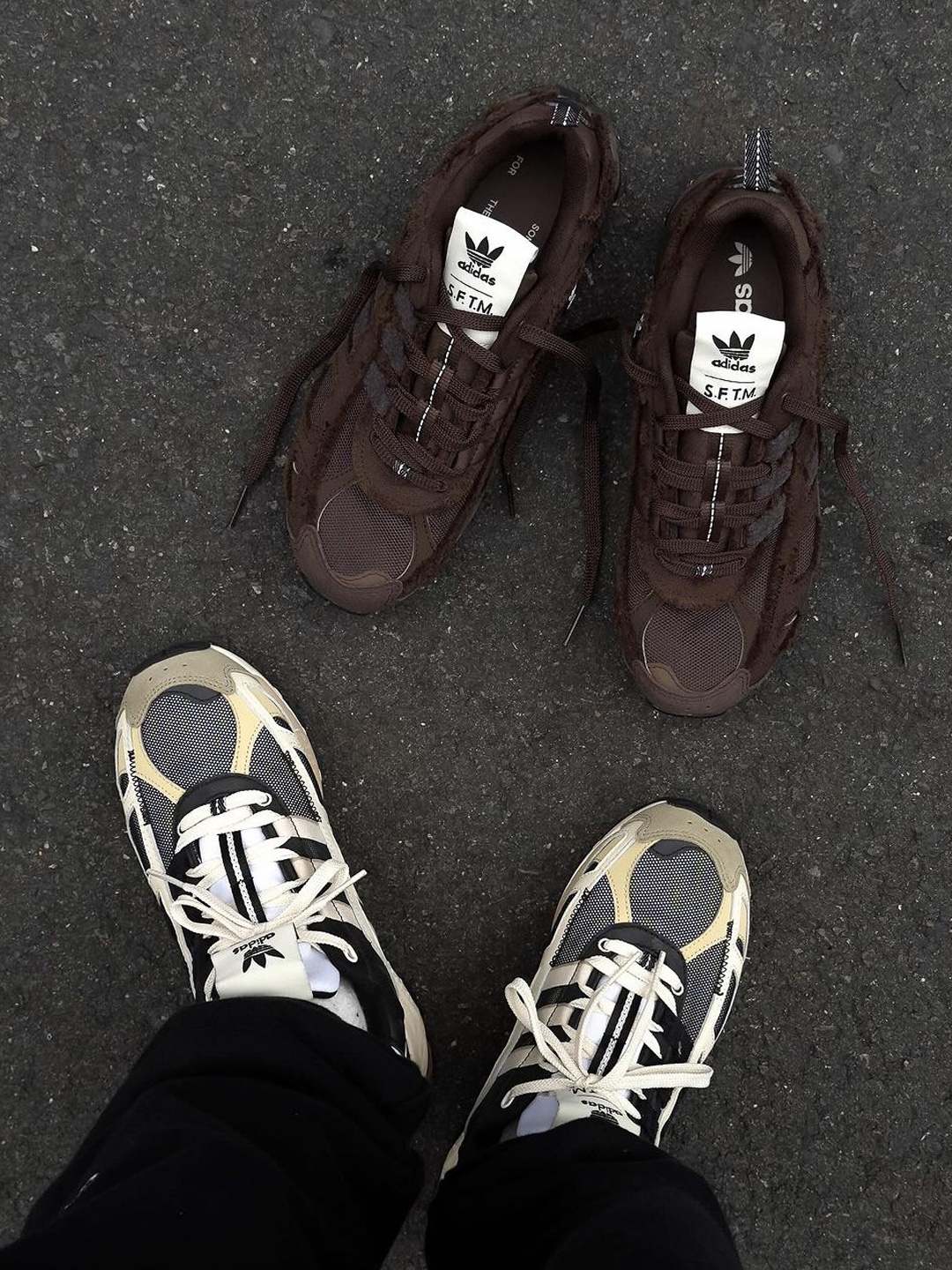 Adidas x Song for the Mute Campus 80s Bliss Core Black, Adidas x Song for the Mute Shadowturf Dark Brown 착용 스타일 - 3