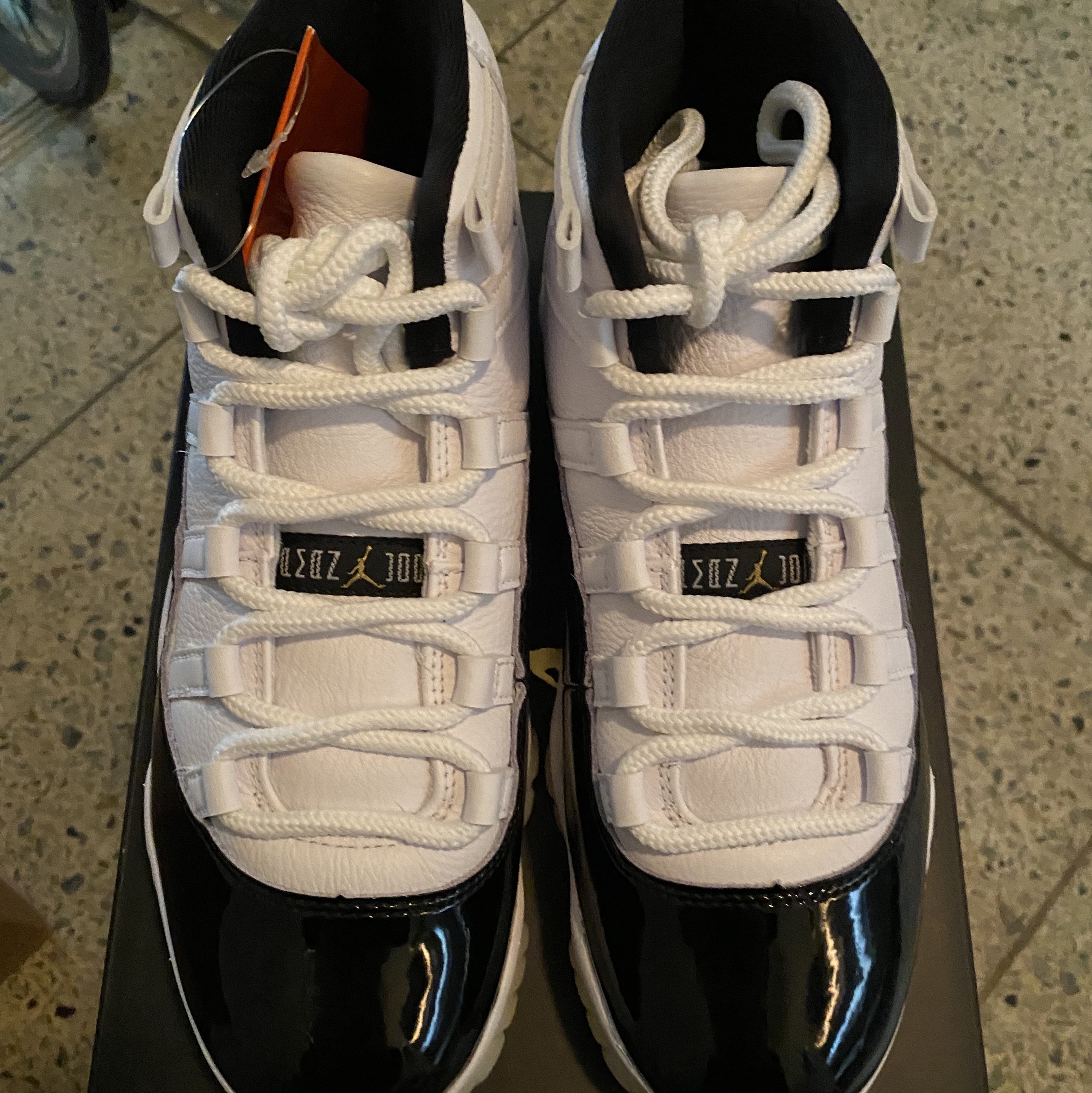 Jordan 11 Retro Gratitude 착용 스타일