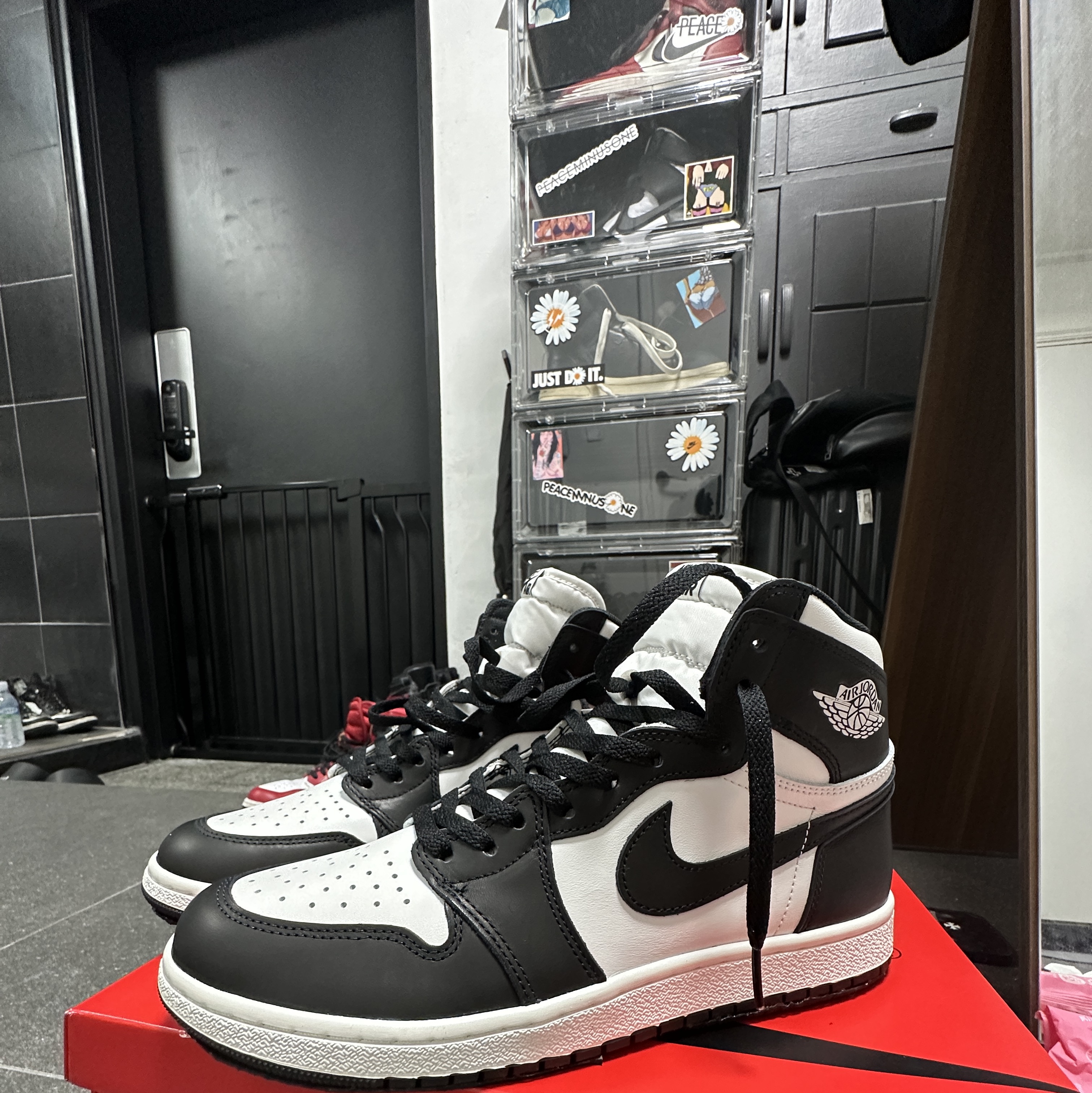 Jordan 1 High 85 Black White, Converse x Drkshdw Turbowpn Black 착용 스타일