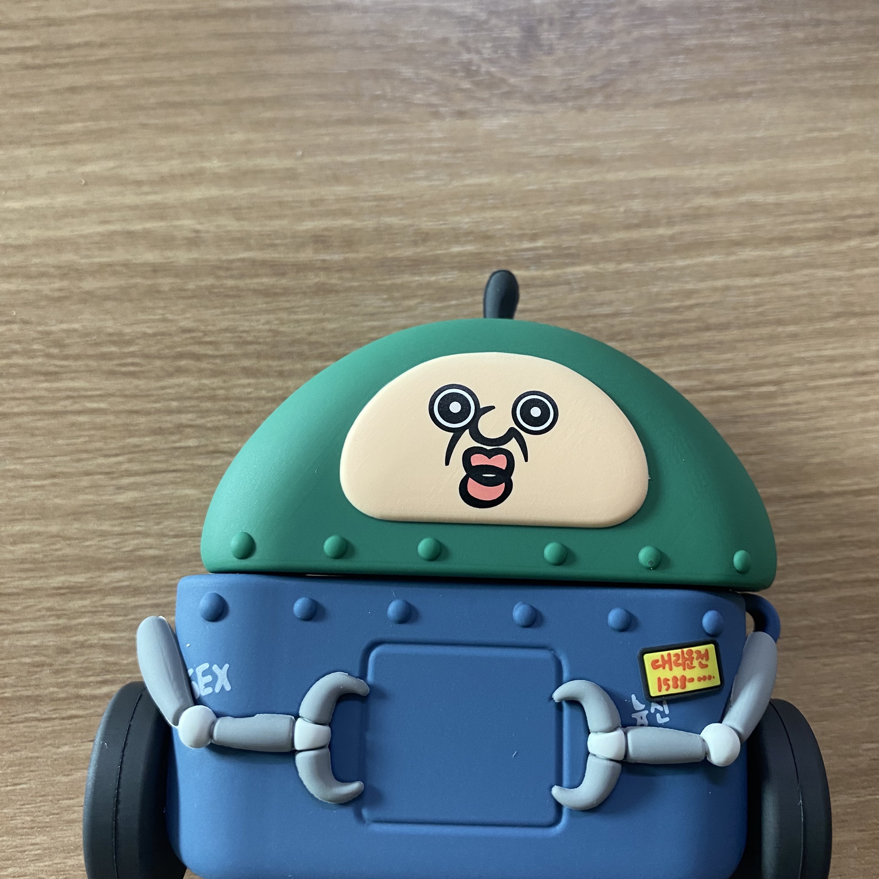 Bbangbbang Robot Airpods Pro 2nd Gen Case 착용 스타일 - 2