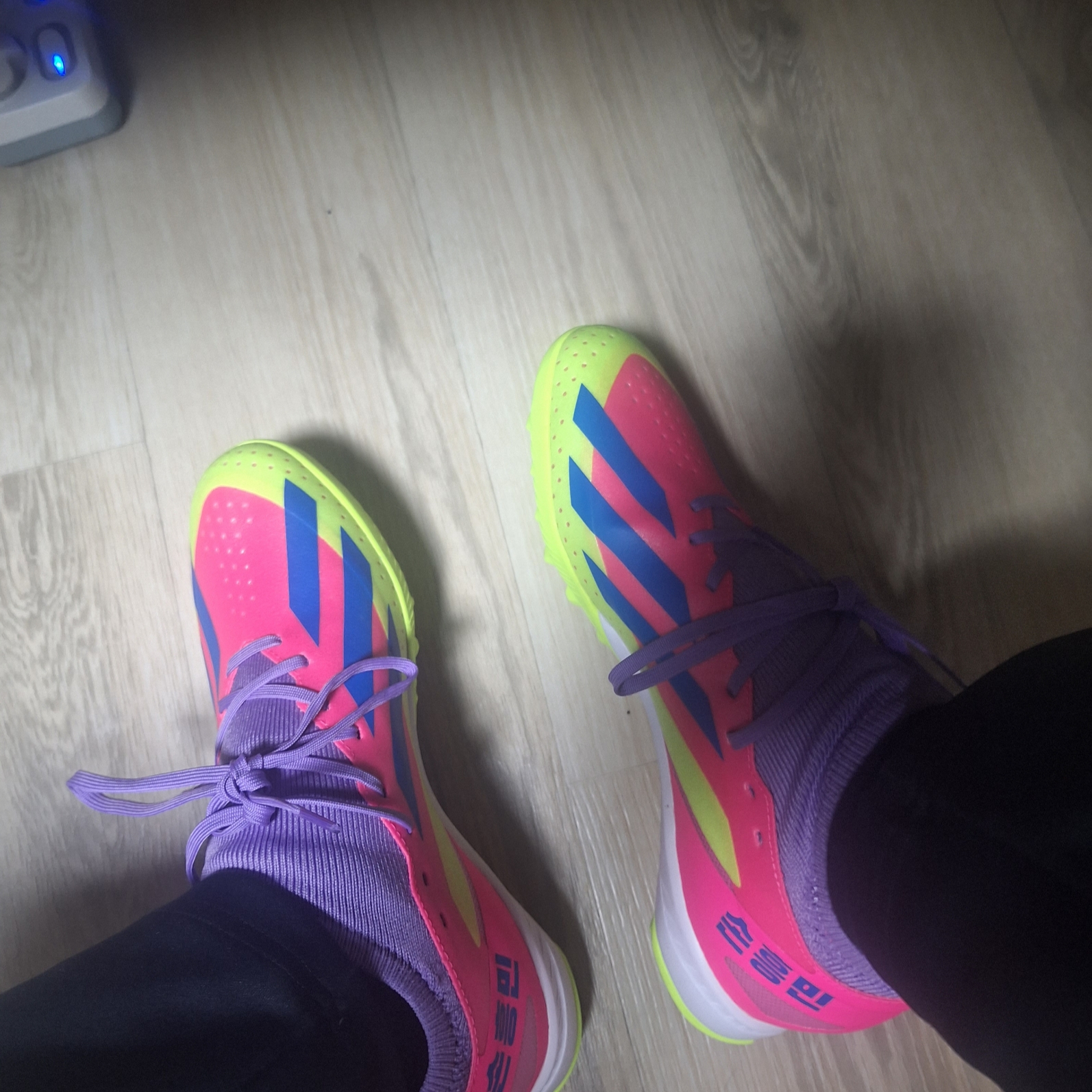 Adidas X Crazyfast HMS.3 TF Lucid Lemon Lucid Pink 착용 스타일