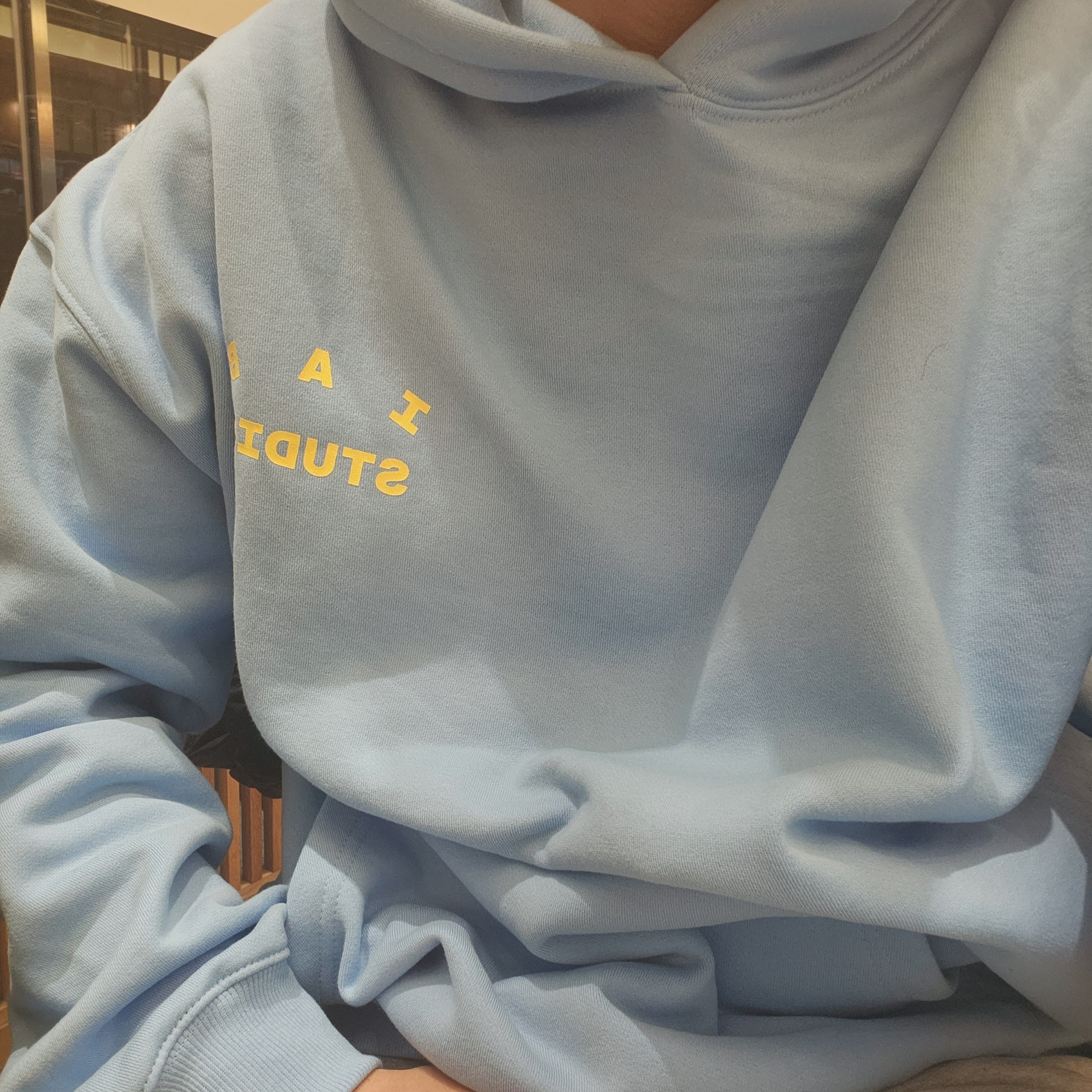 IAB Studio Hoodie Sky Blue Lemon 착용 스타일