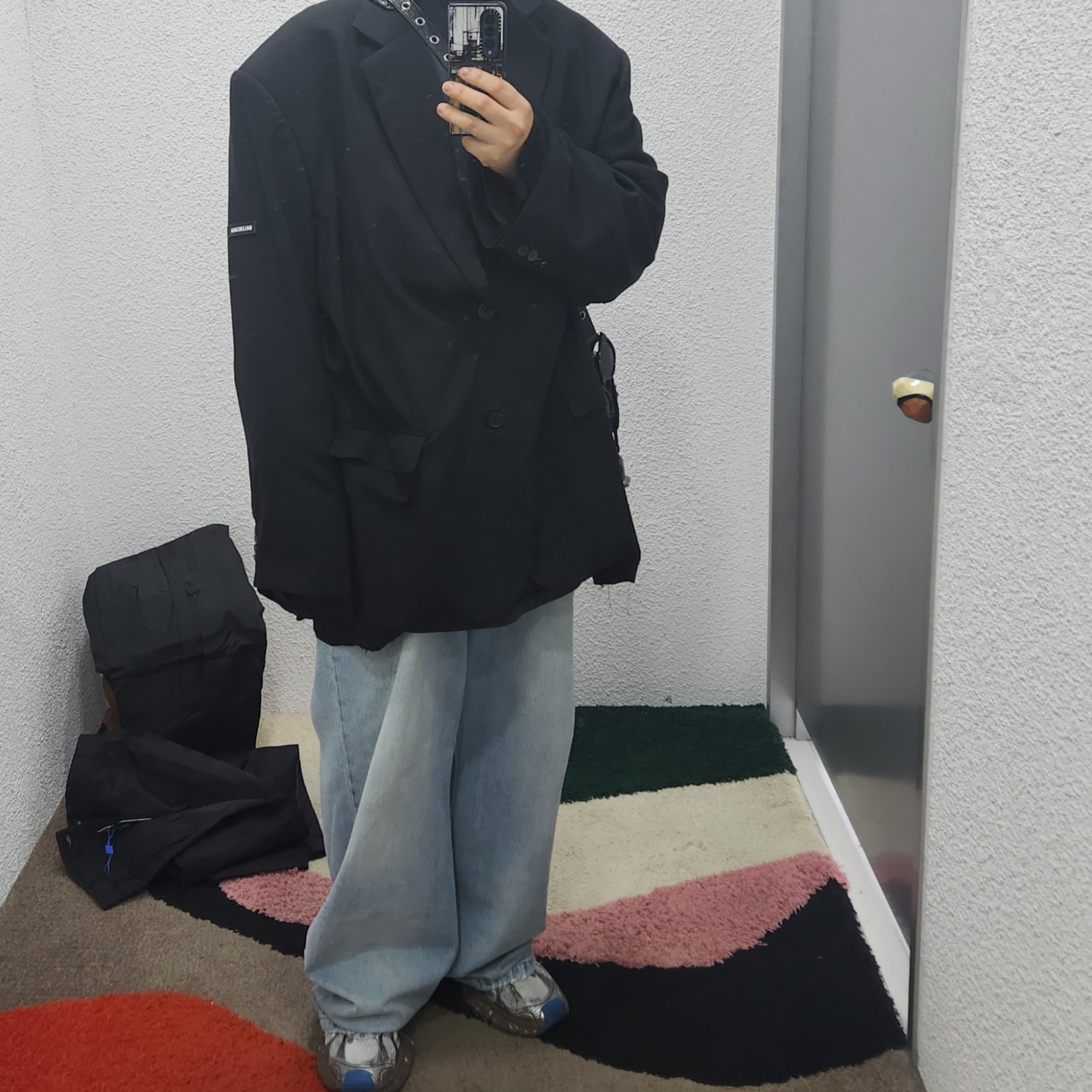 Balenciaga Arena Lambskin Aged Silver Hardware Le Cagole XS Flap Bag Black, Balenciaga Skater Tailored Jacket Black 착용 스타일