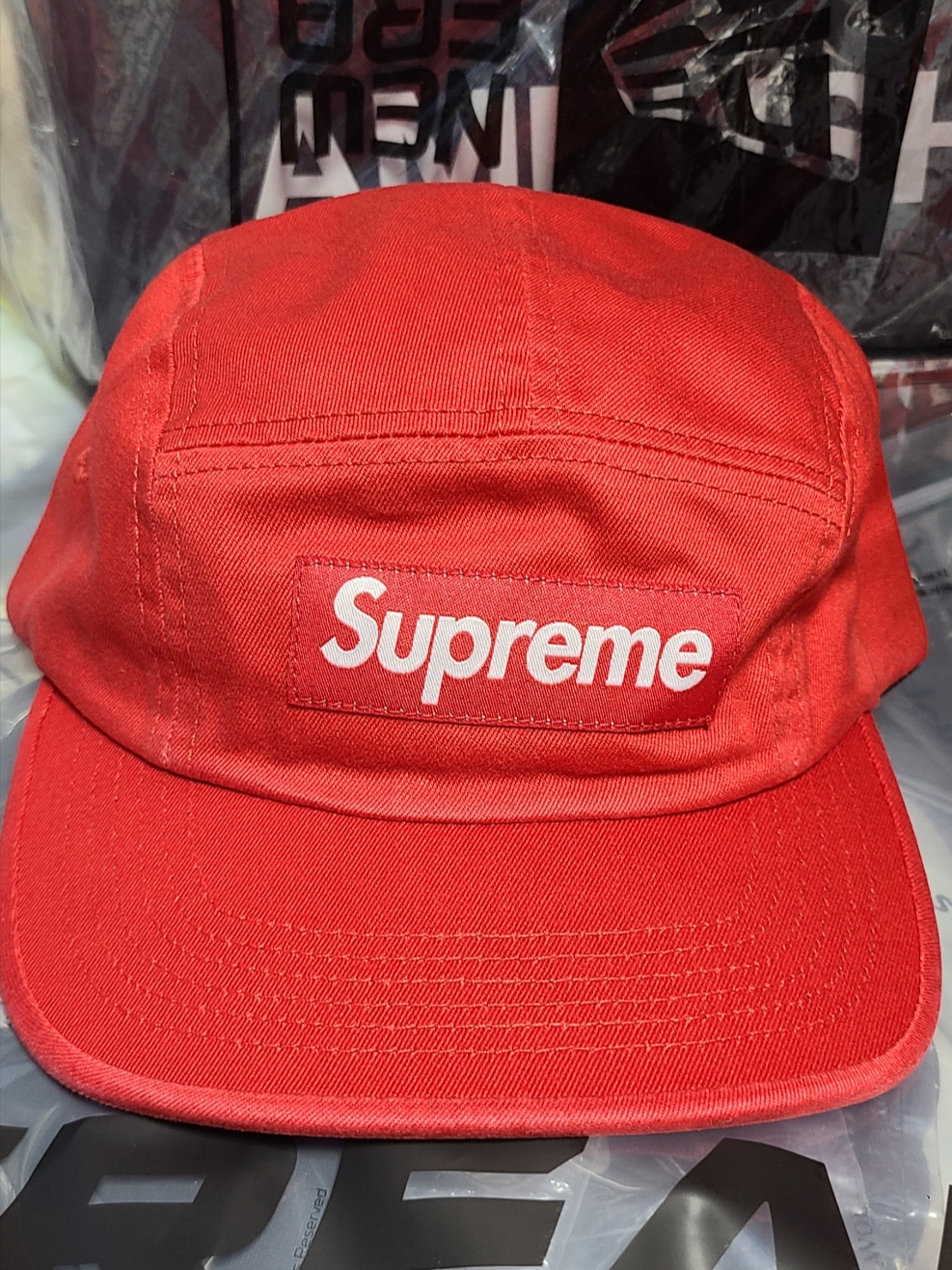 Supreme Military Camp Cap Black - 23FW, Supreme Washed Chino Twill Camp Cap Red 착용 스타일 - 3