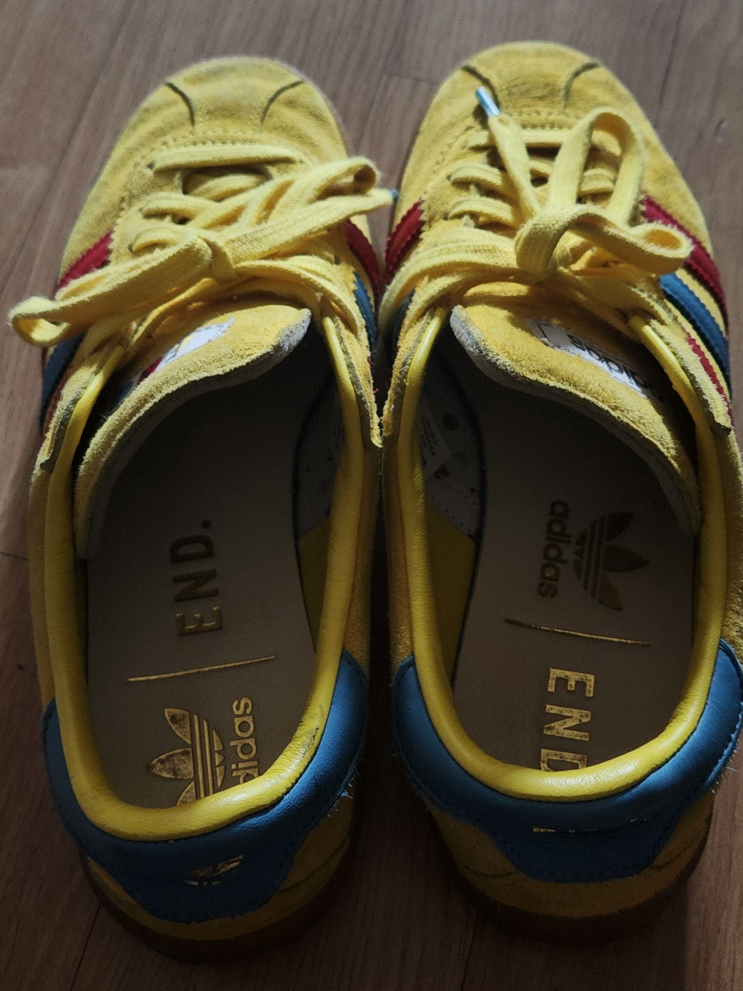 Adidas x END. Bermuda Team Yellow 착용 스타일 - 1