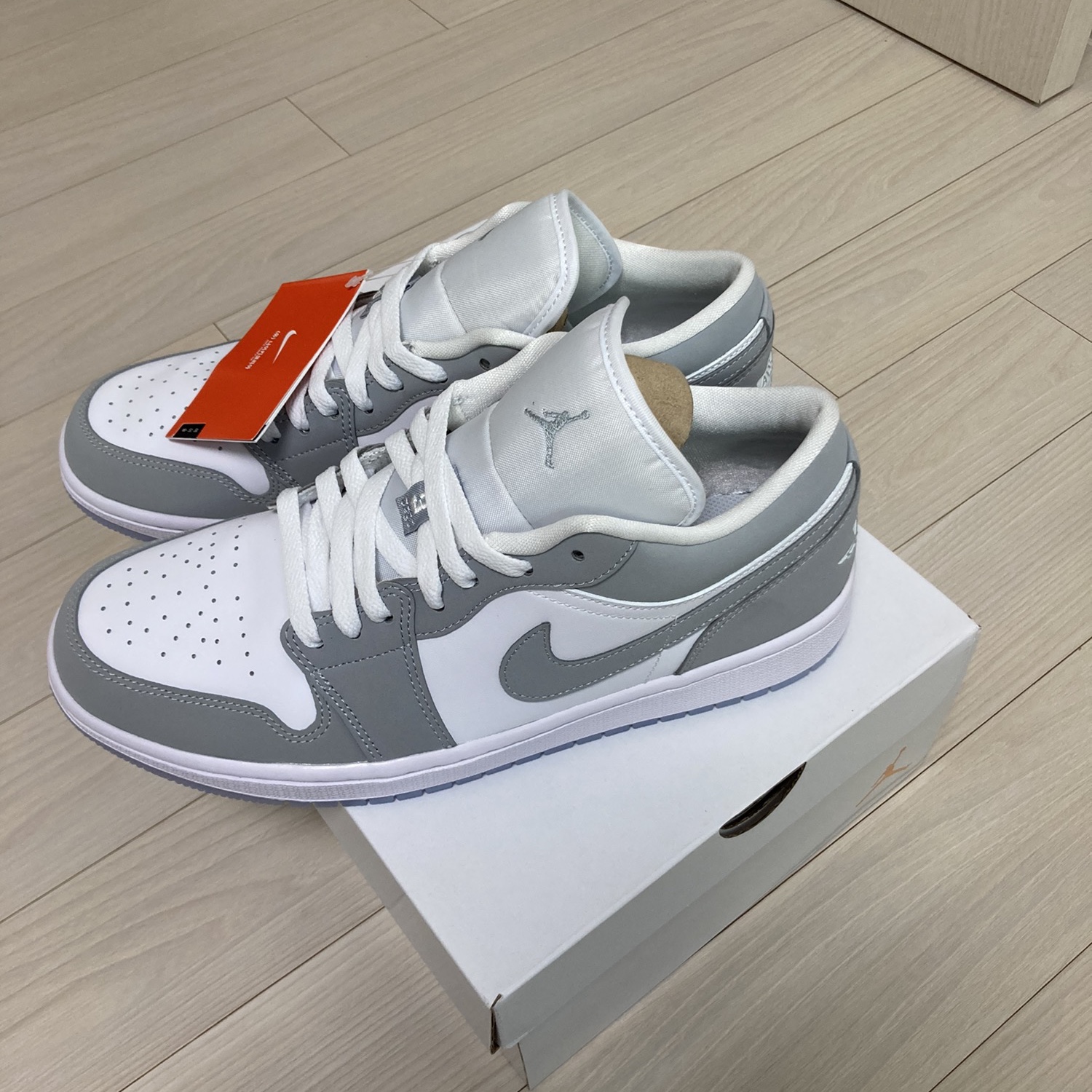 (W) Jordan 1 Low White Wolf Grey 착용 스타일