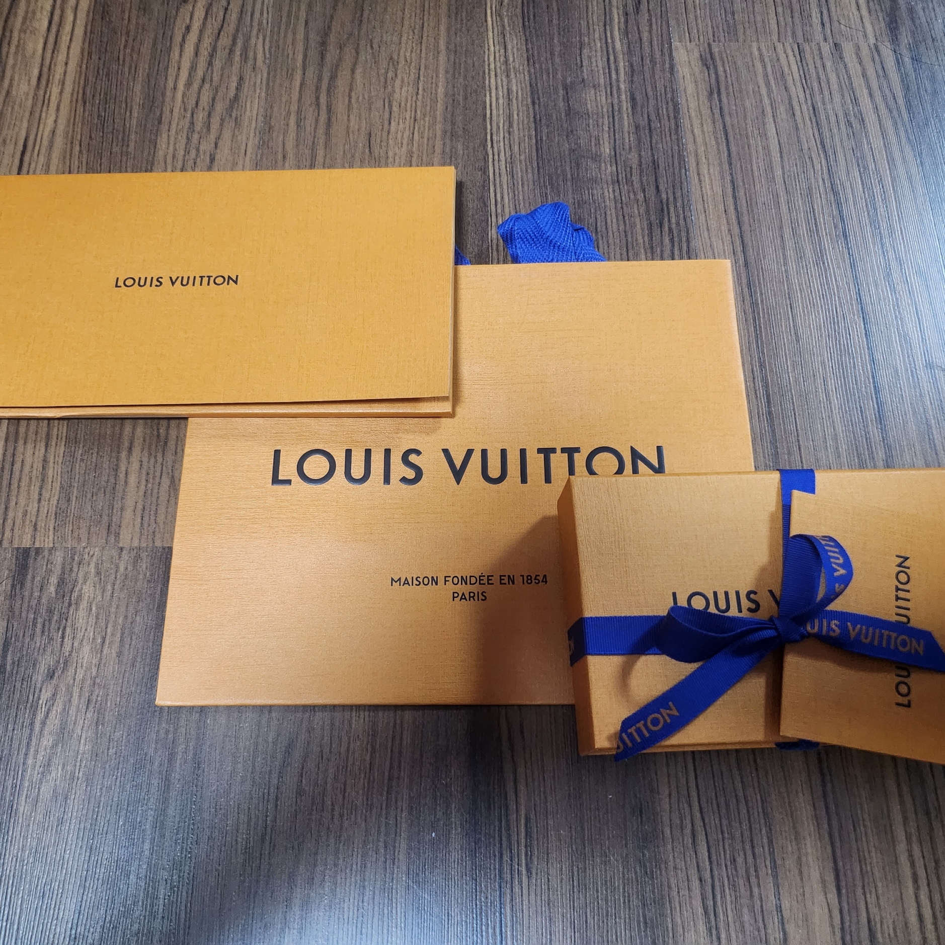 Louis Vuitton Monogram Chain Bracelet Silver 착용 스타일 - 3