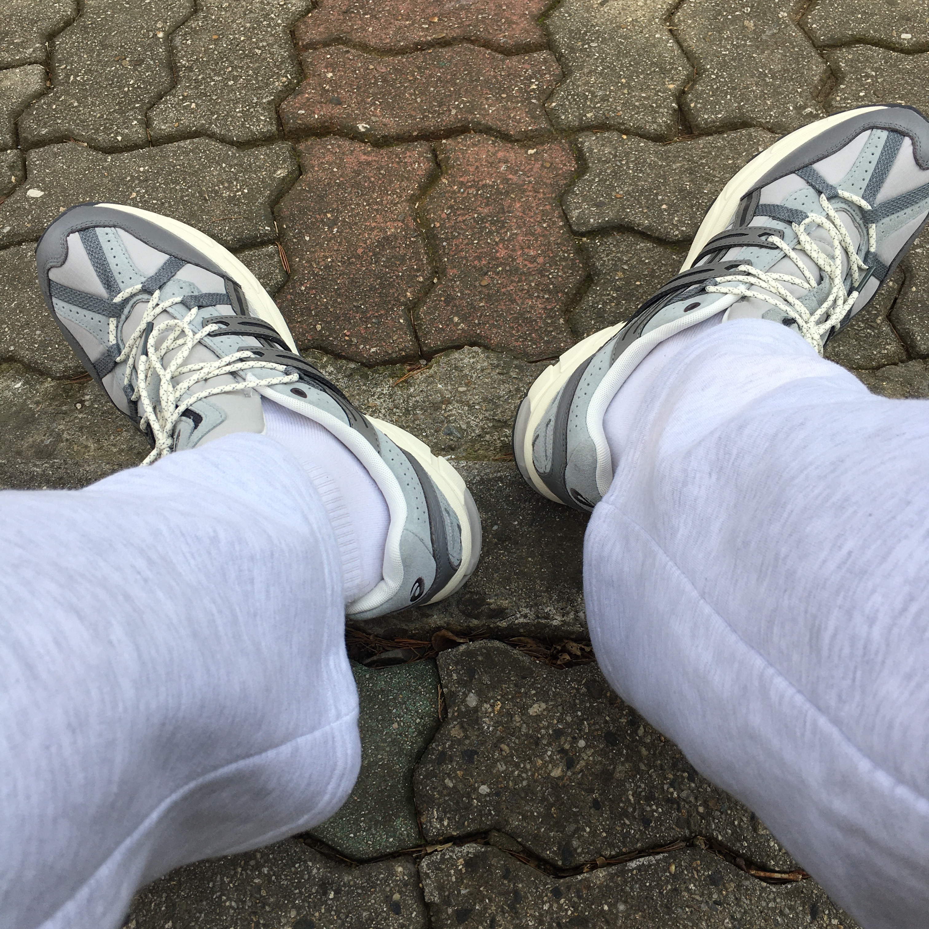 Asics Gel-Sonoma 15-50 Oyster Grey Clay Grey 착용 스타일